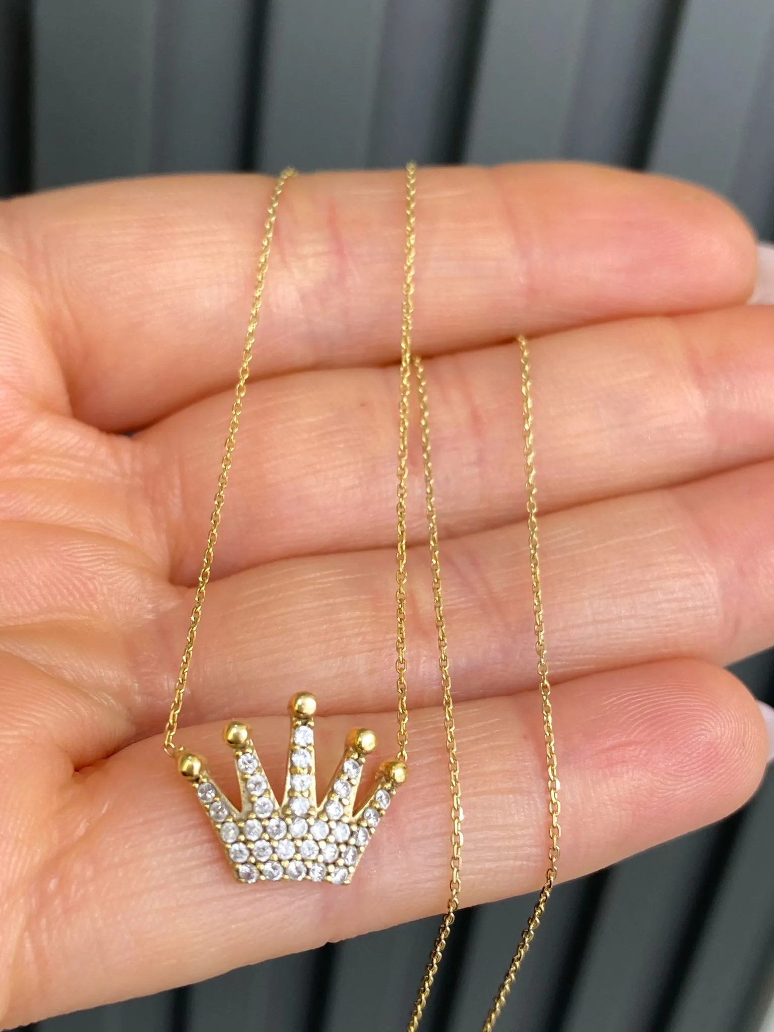 Favori Marka Kraliçe Taç Model Kolye