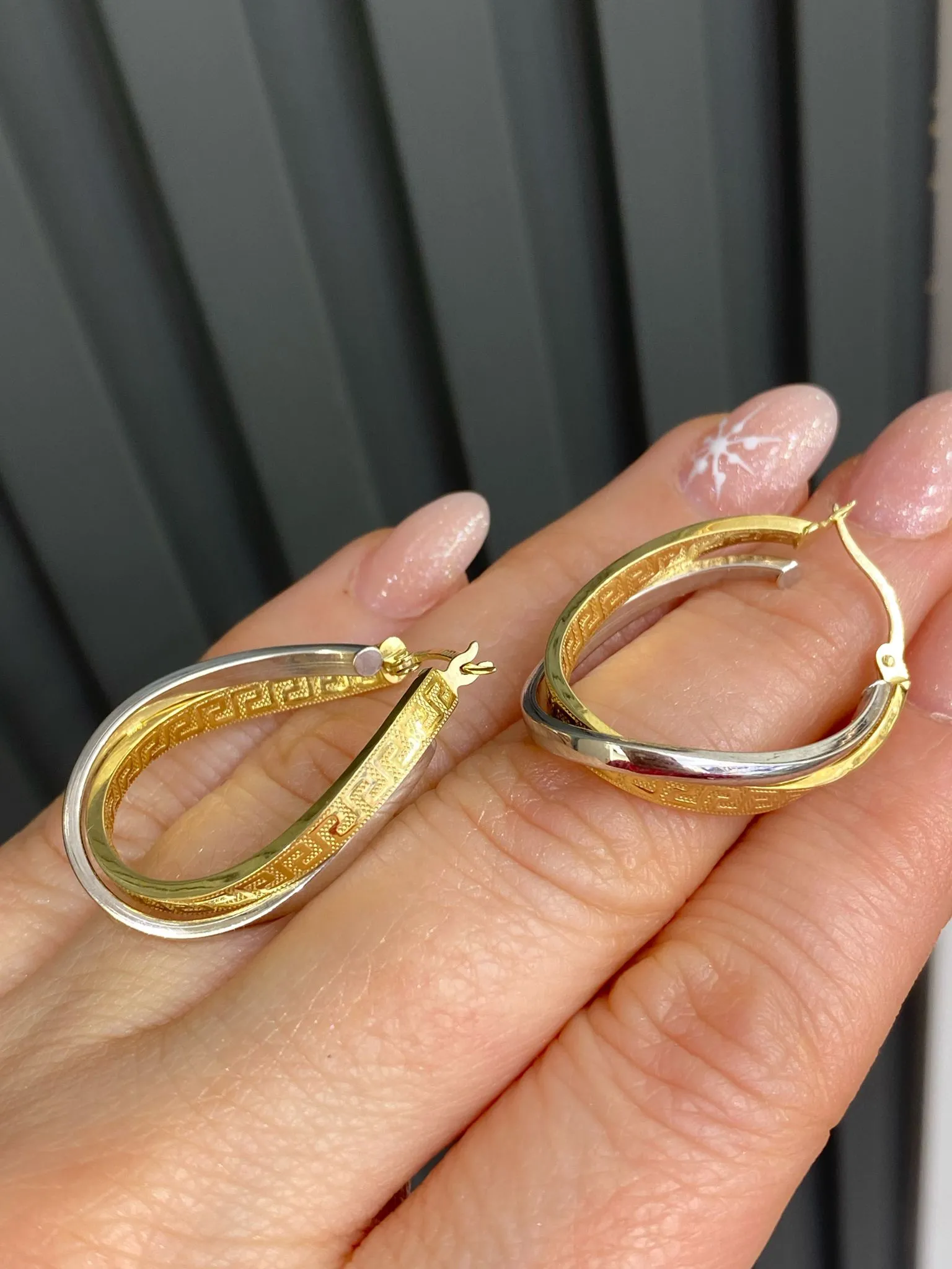 Favori Marka Çift Renkli Model Halka Küpe