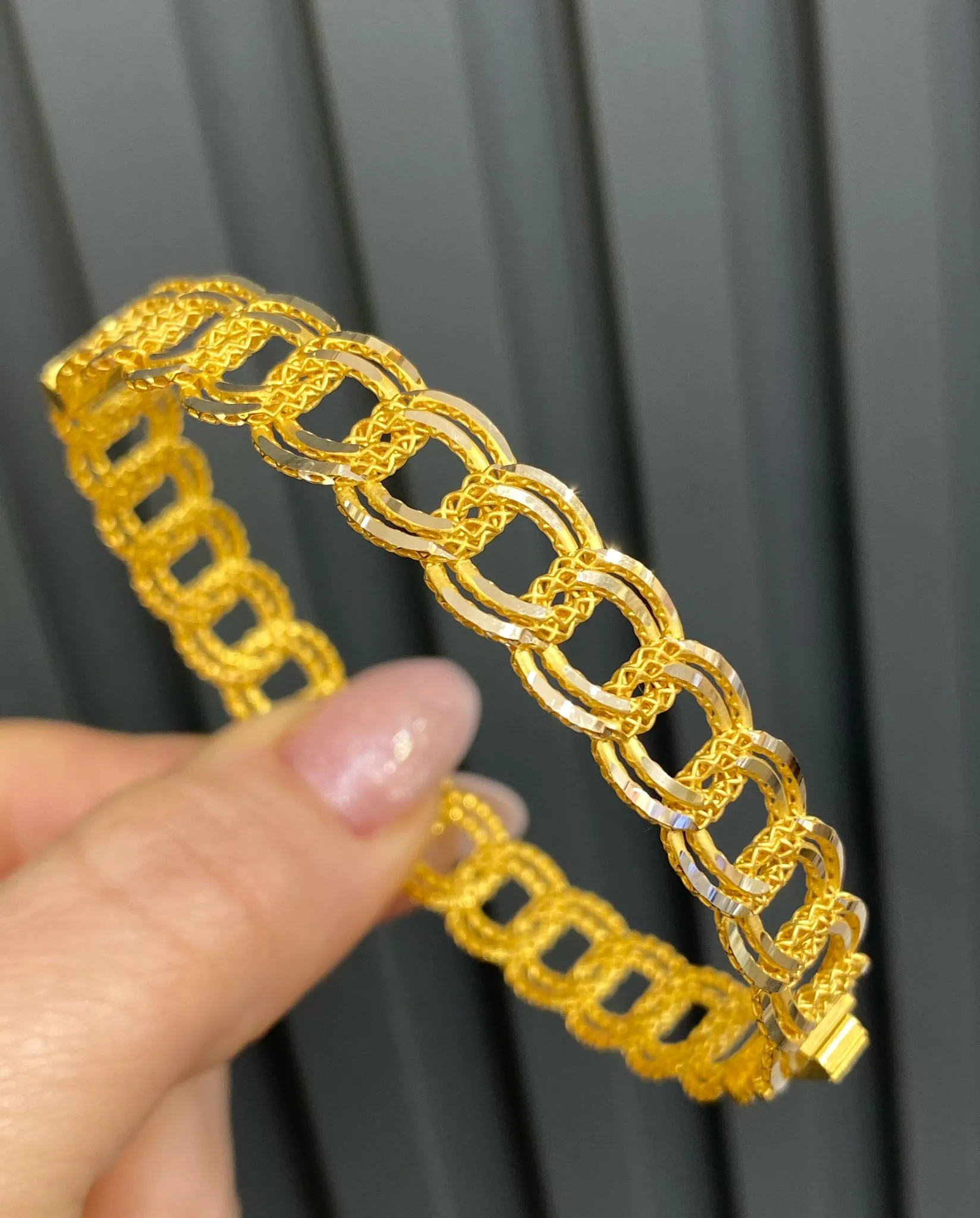 Favori Marka Samanyolu Model Kelepçe