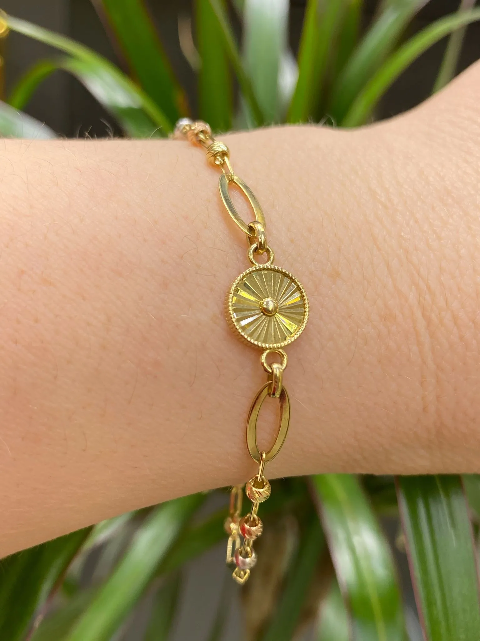 Favori Marka Üç Renkli Dorikalı Model Bileklik