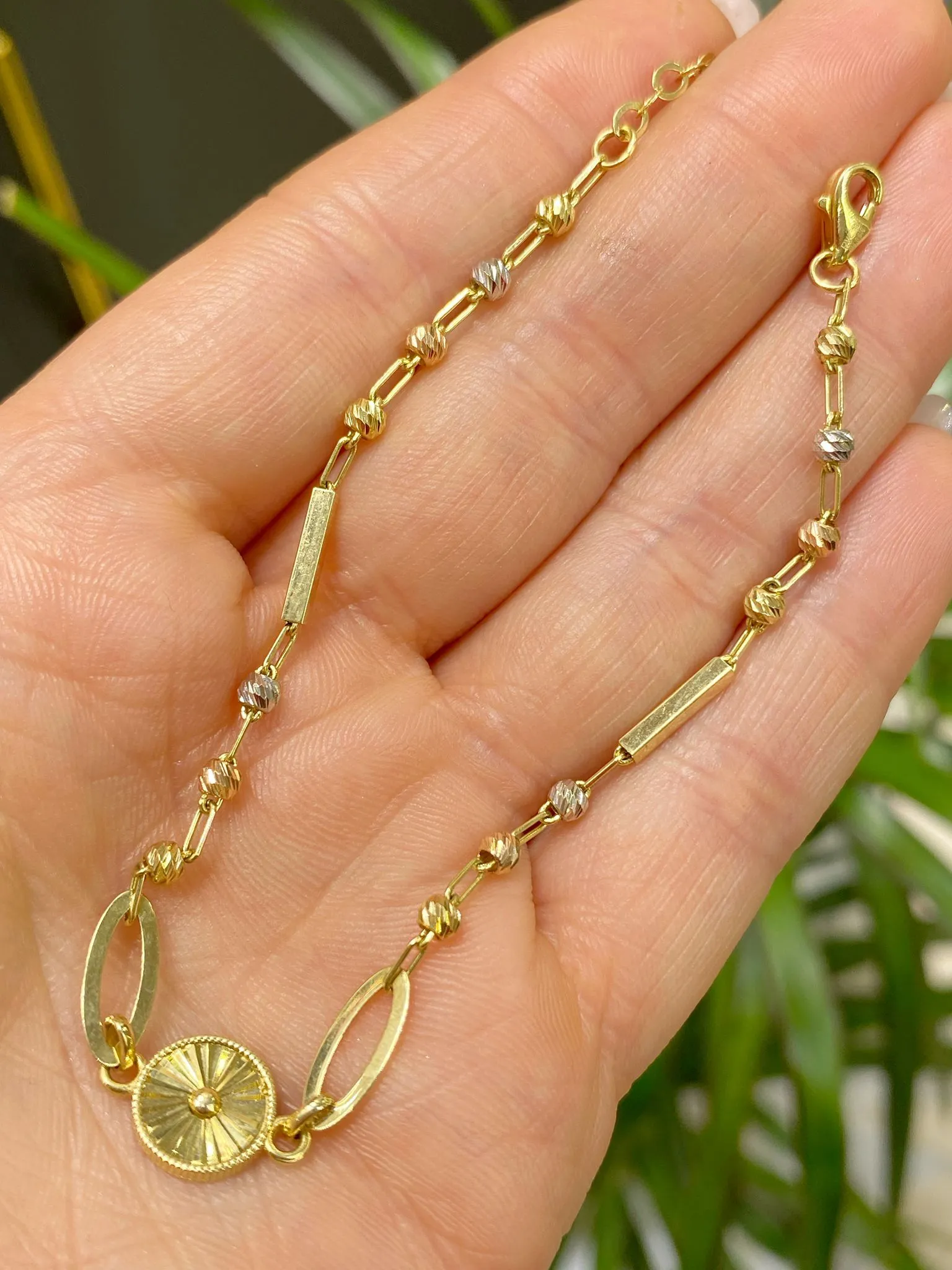 Favori Marka Üç Renkli Dorikalı Model Bileklik