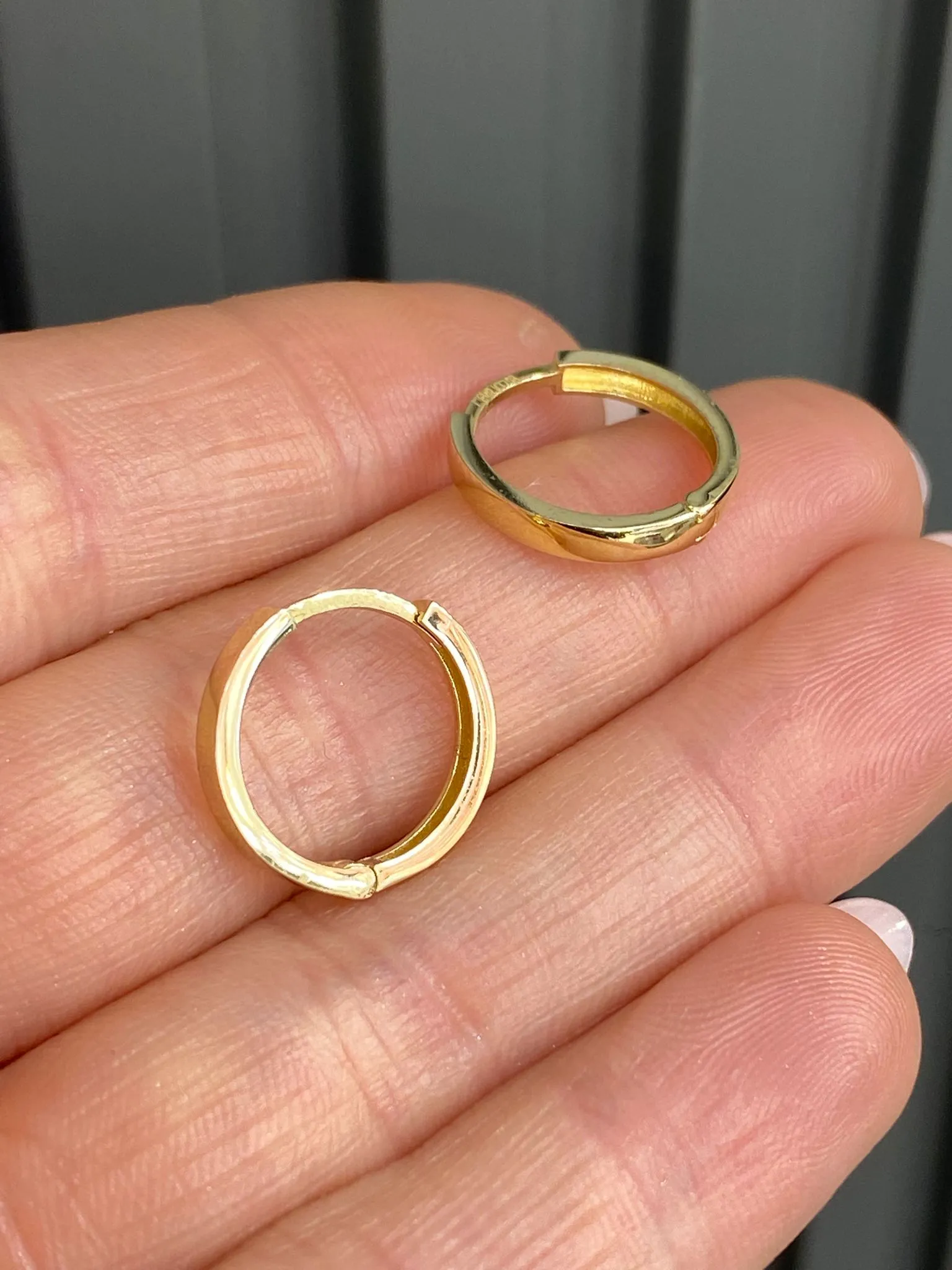 Favori Marka Halka Model Küpe