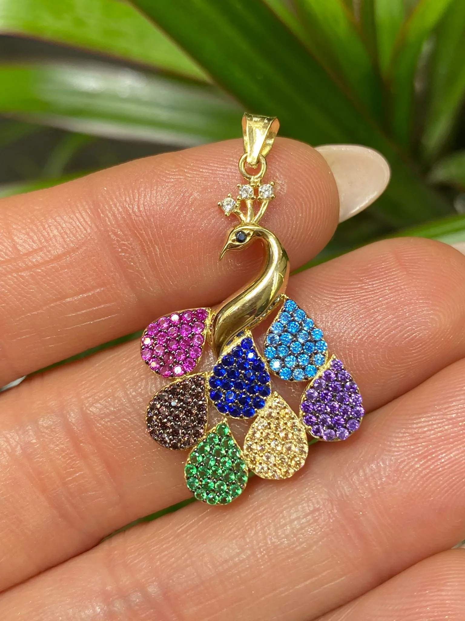 Favori Marka Renkli Taşlı Tavus Kuşu Model Uç