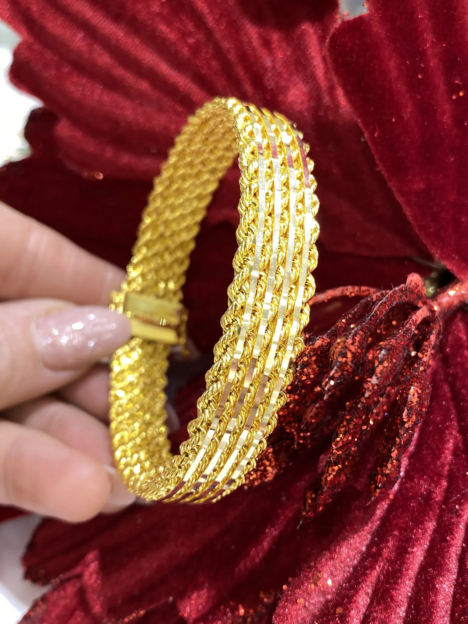 Favori Marka Desenli Kelepçe