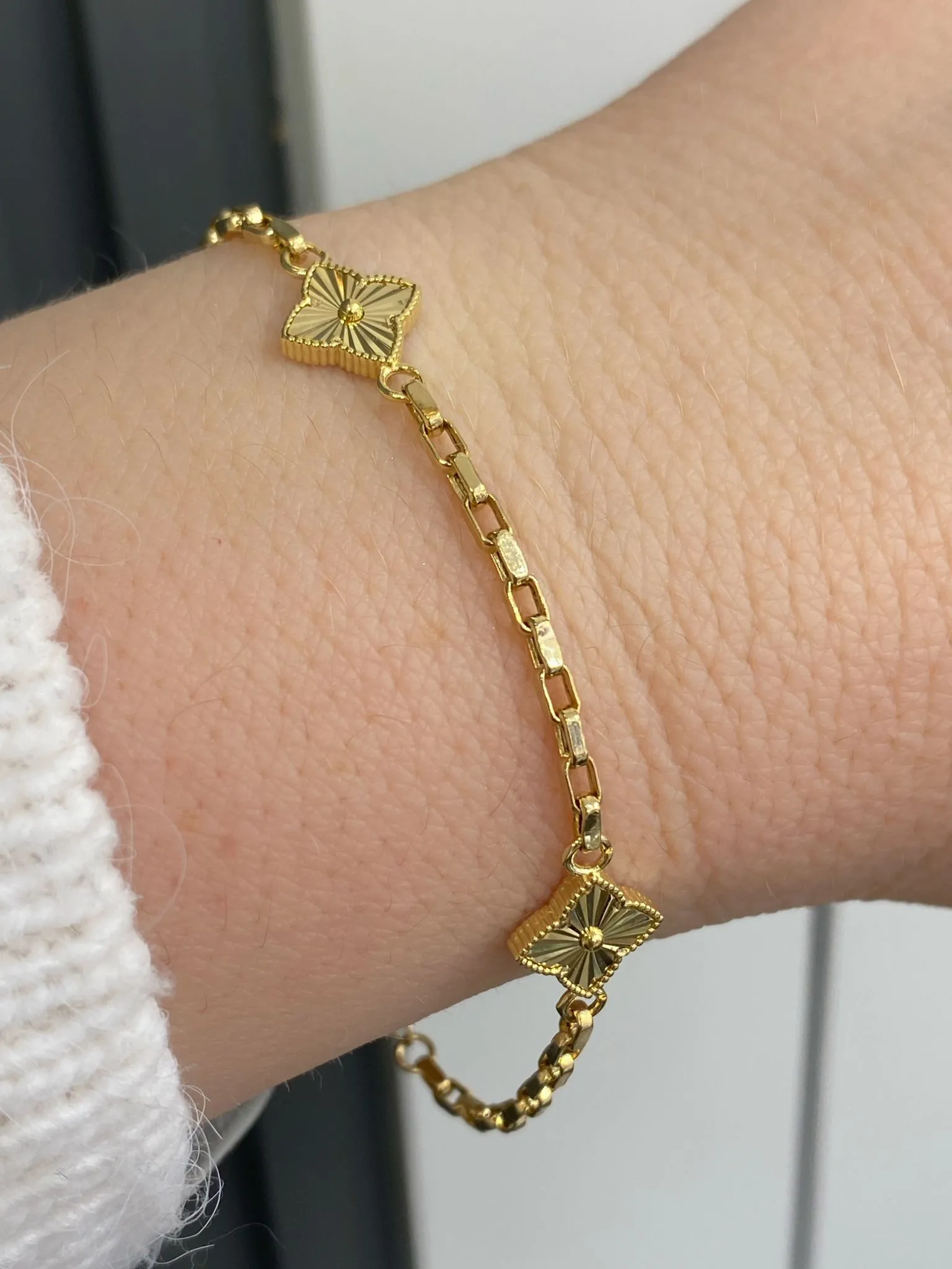 Favori Marka Yonca Model Bileklik