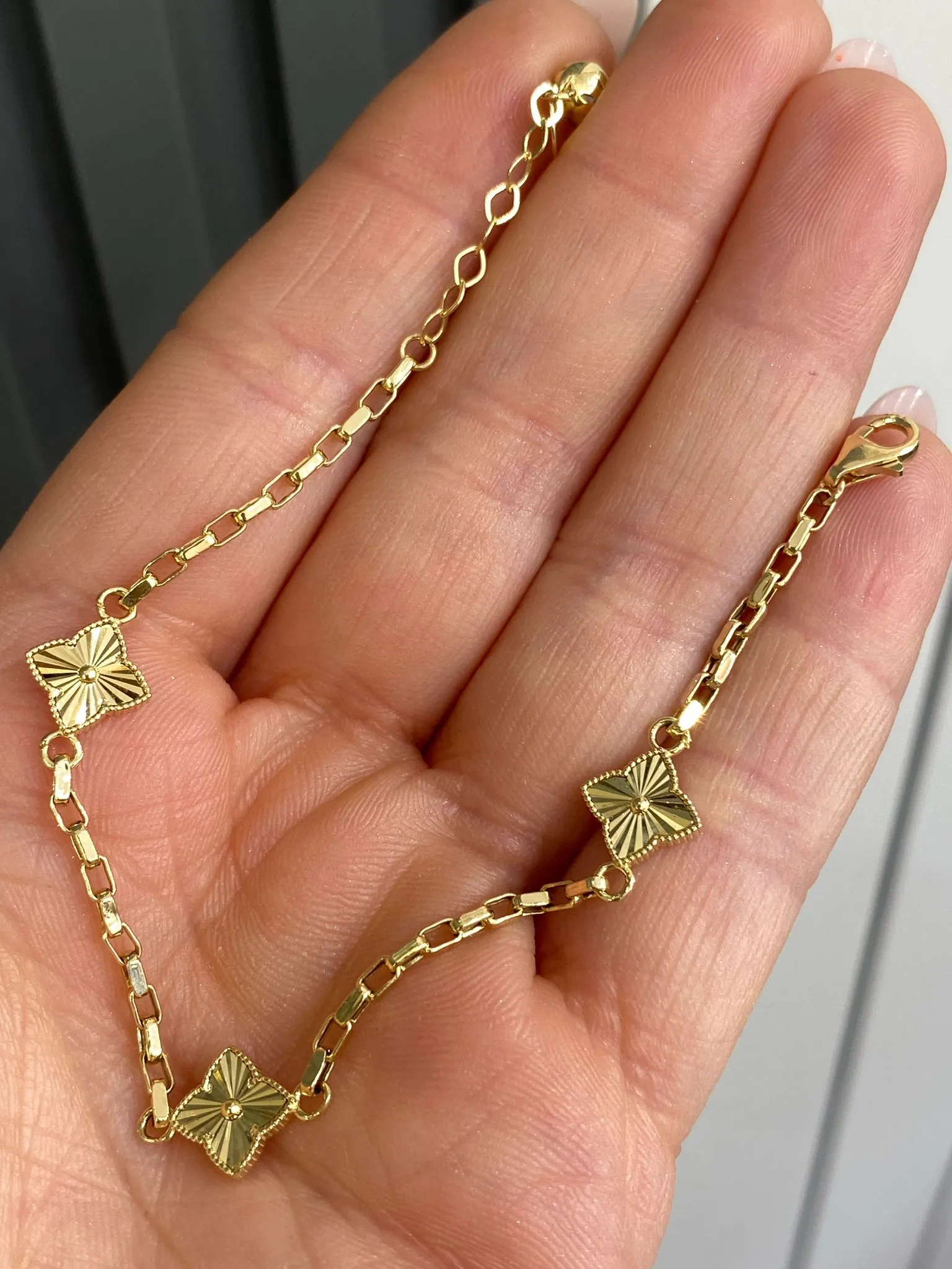 Favori Marka Yonca Model Bileklik