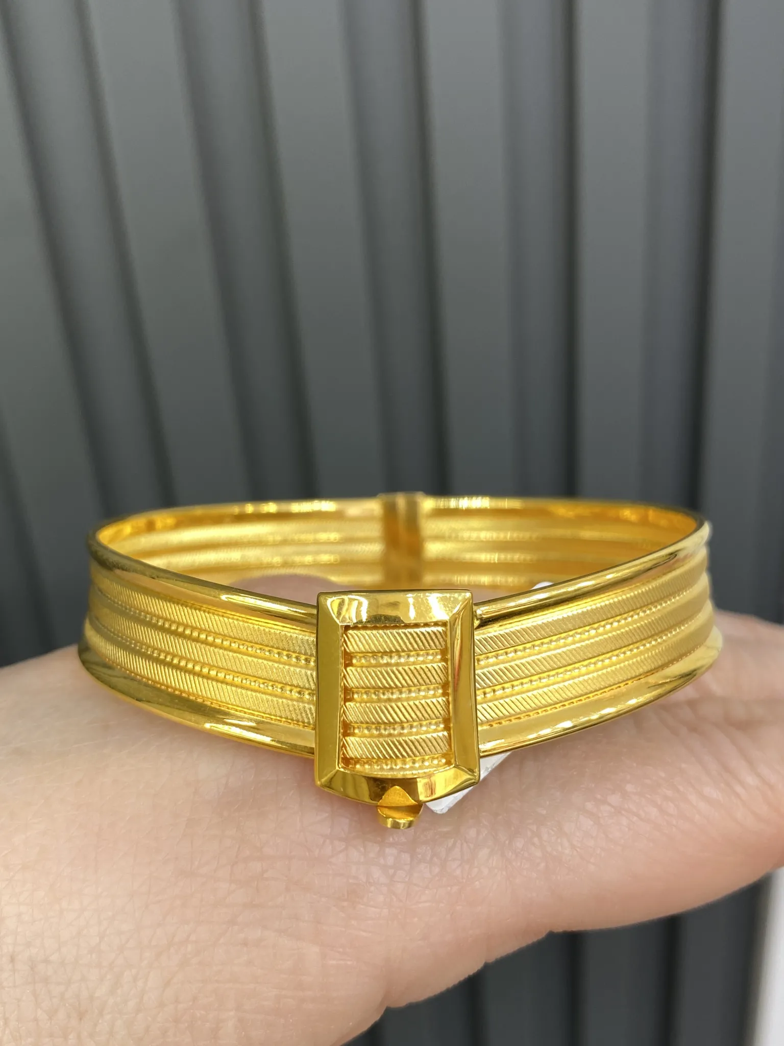 Favori Marka Hasır Model Kelepçe