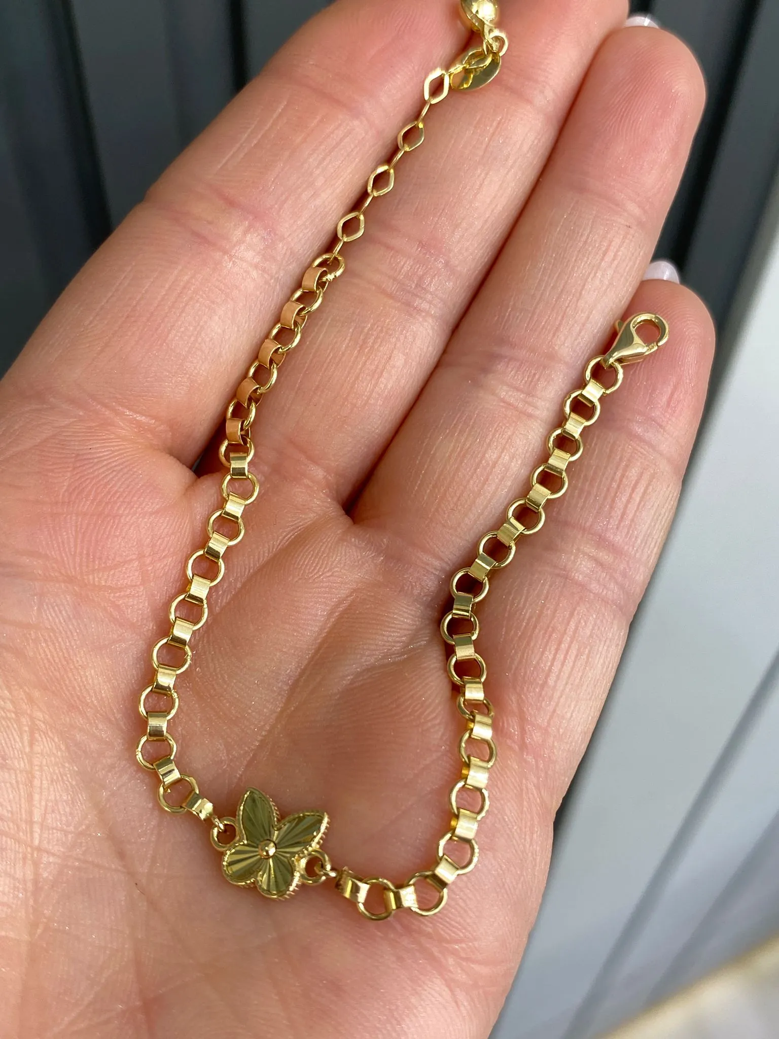 Favori Marka Kelebek Model Bileklik