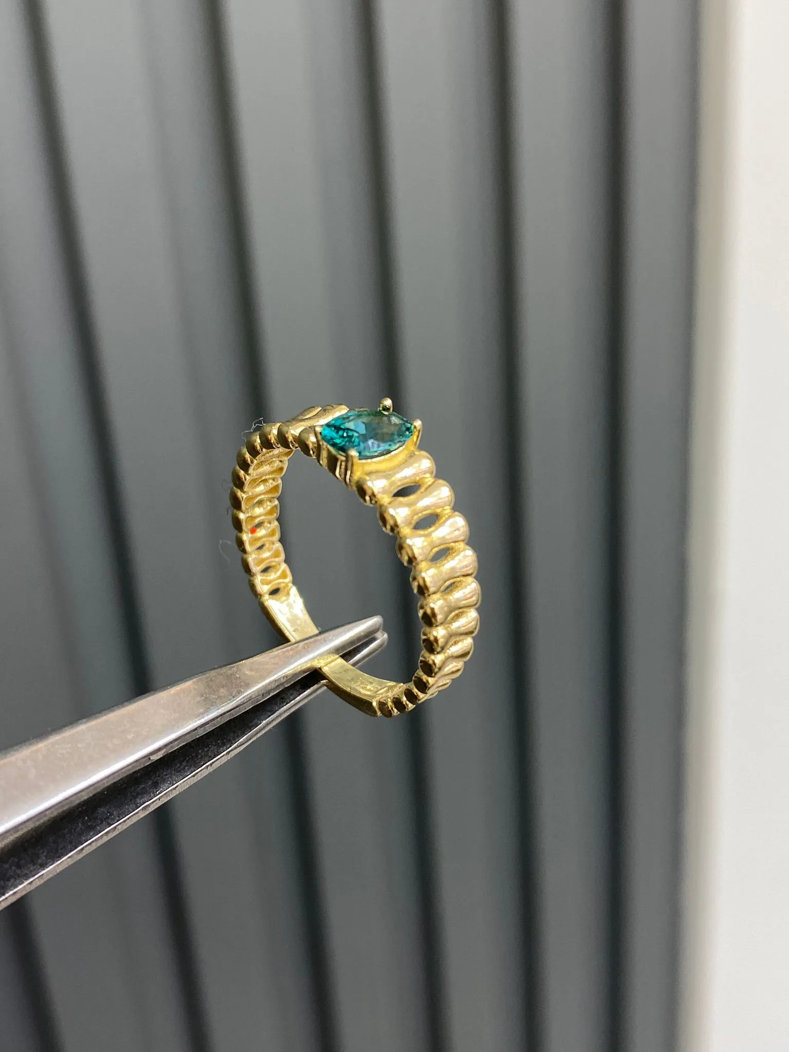 Favori Marka Yeşil Taşlı Model Yüzük