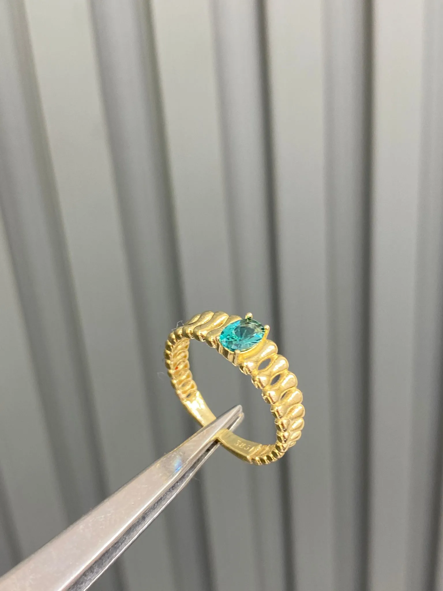 Favori Marka Yeşil Taşlı Model Yüzük