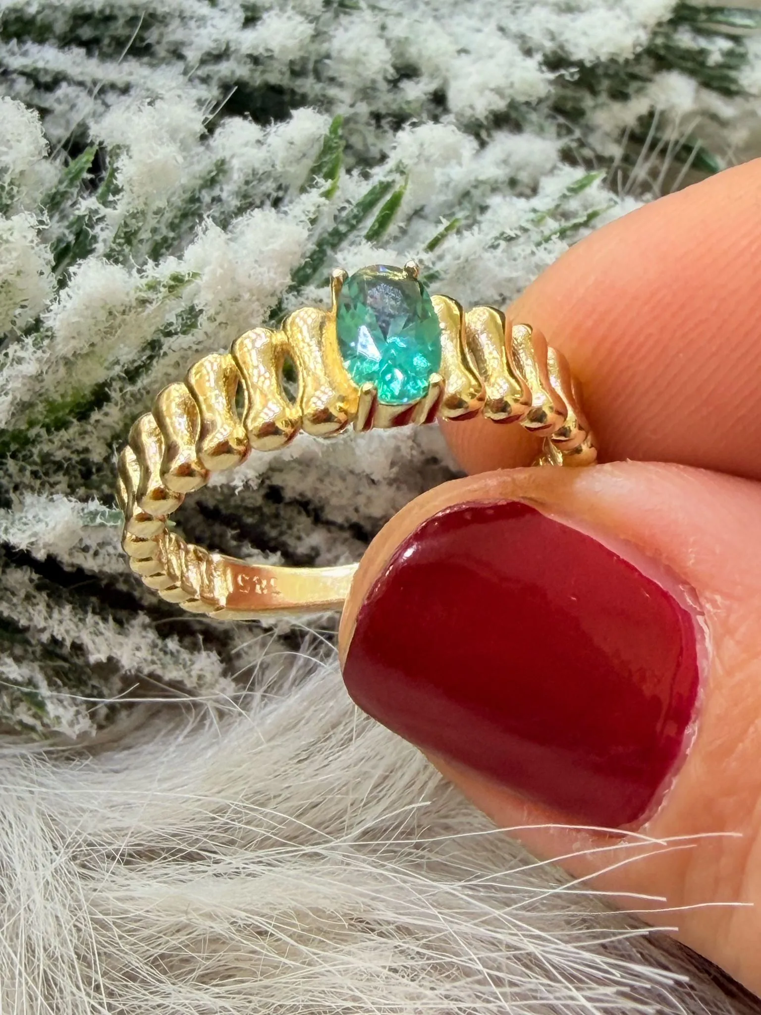 Favori Marka Yeşil Taşlı Model Yüzük