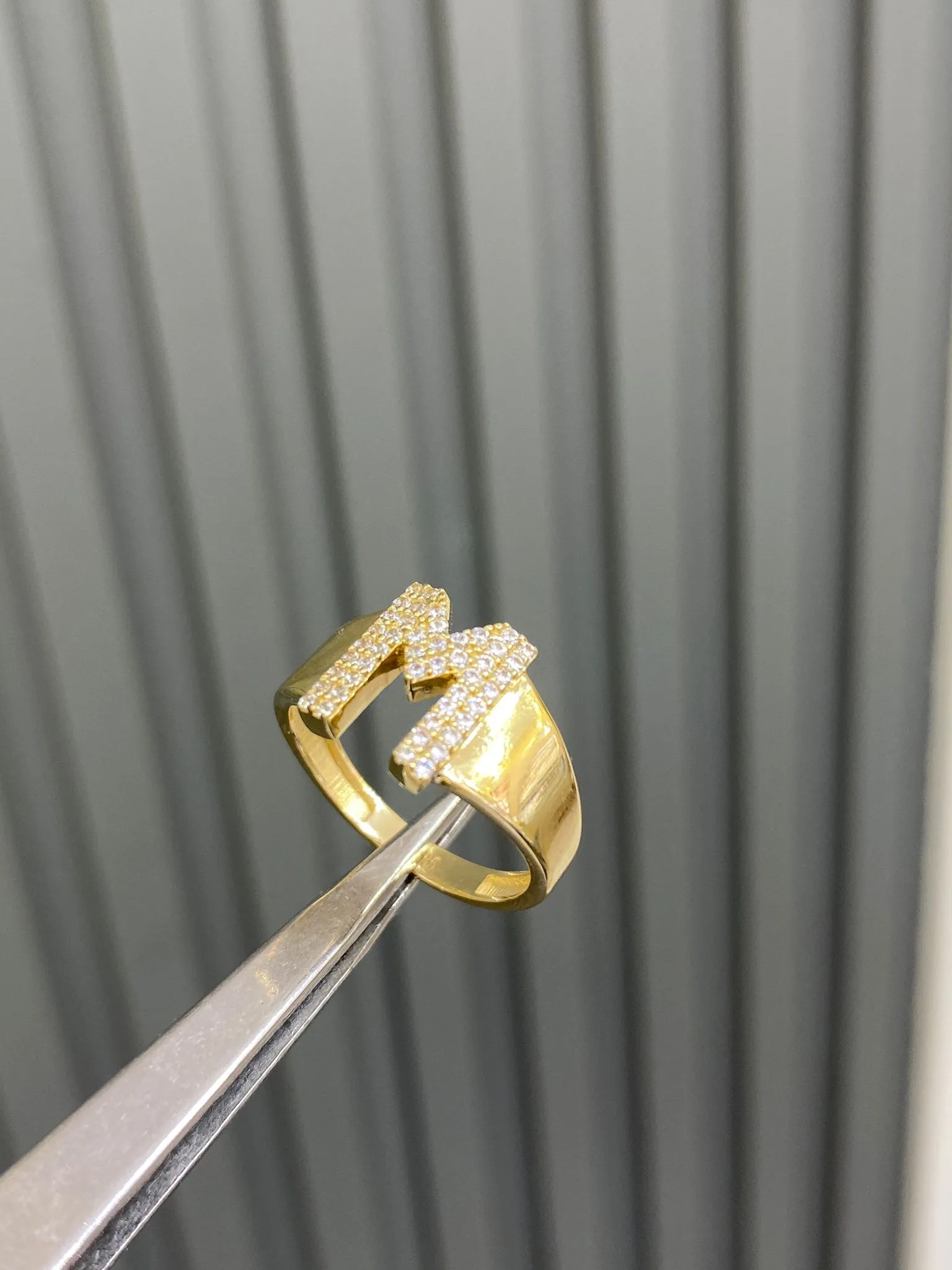 Favori Marka M Harf Model Yüzük