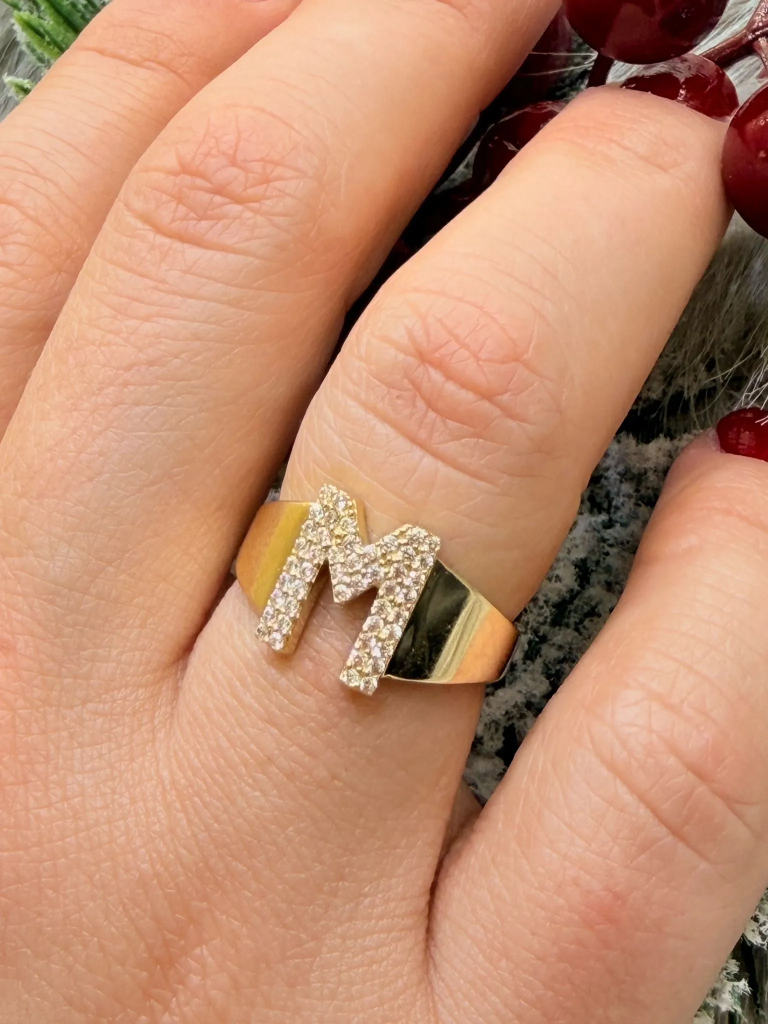 Favori Marka M Harf Model Yüzük