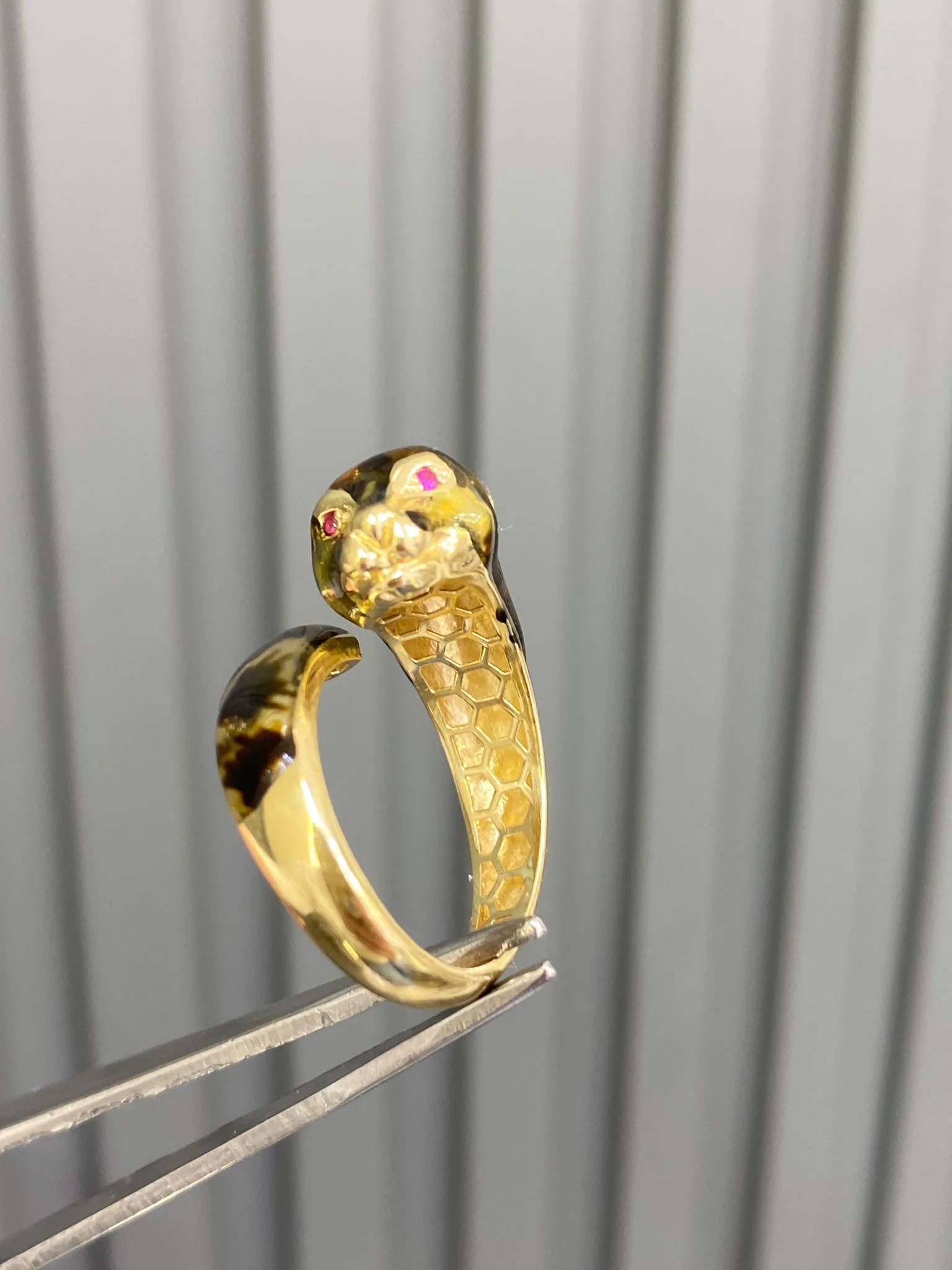 Favori Marka Panter Model Yüzük