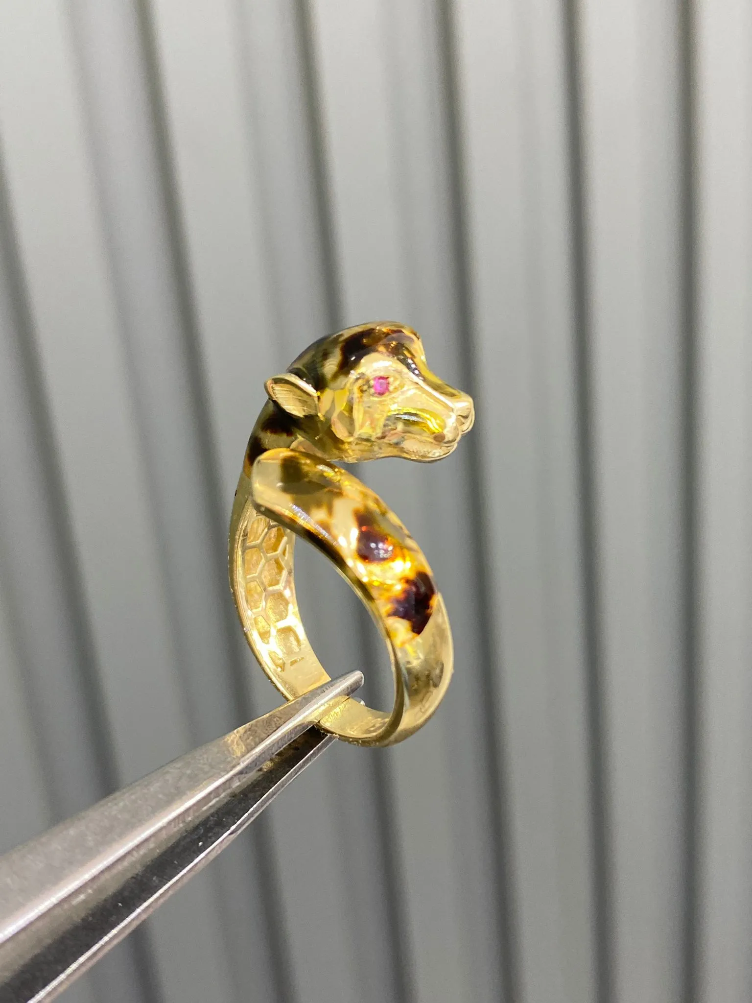 Favori Marka Panter Model Yüzük