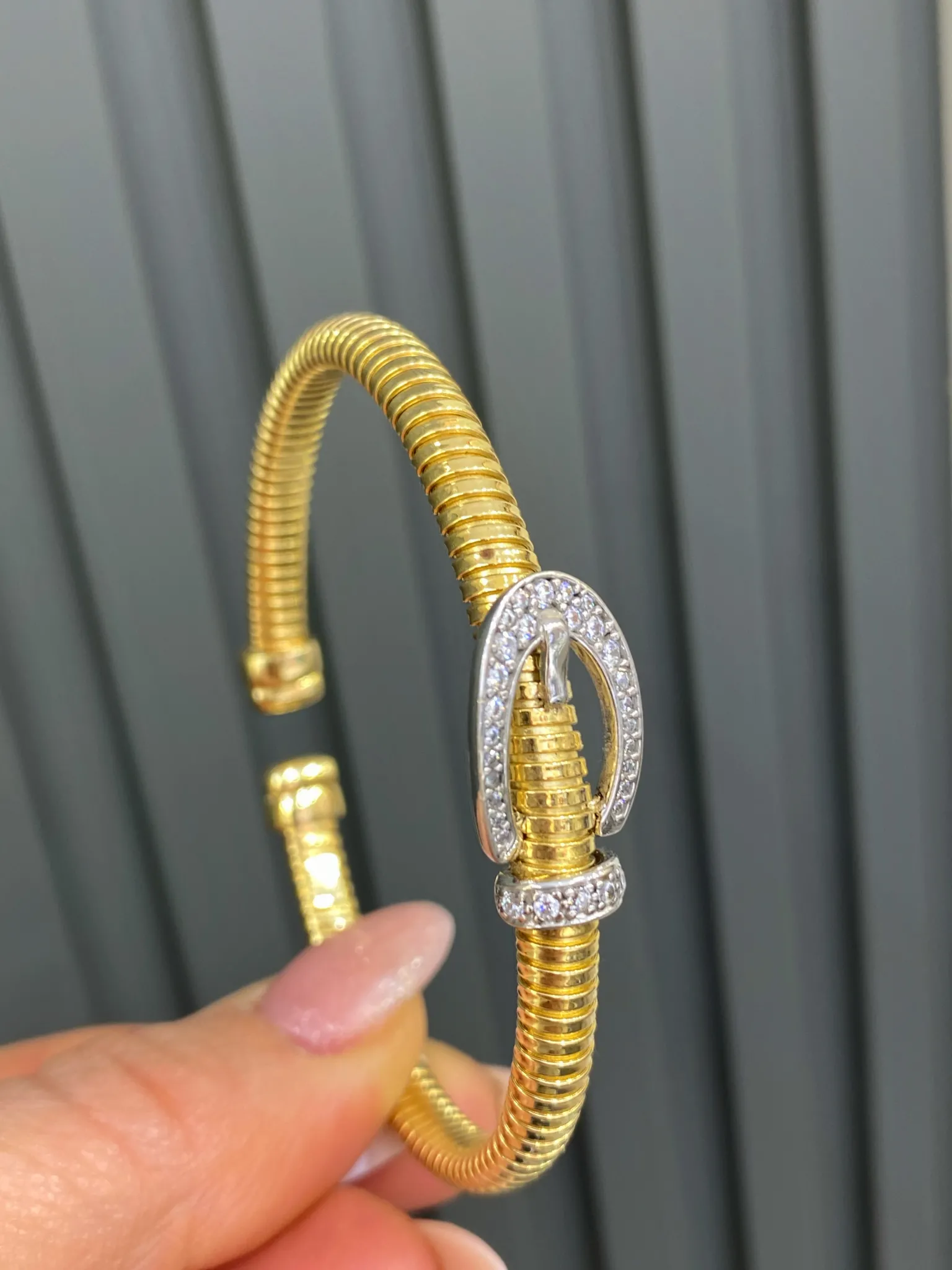 Favori Marka İtalyan Model Kelepçe