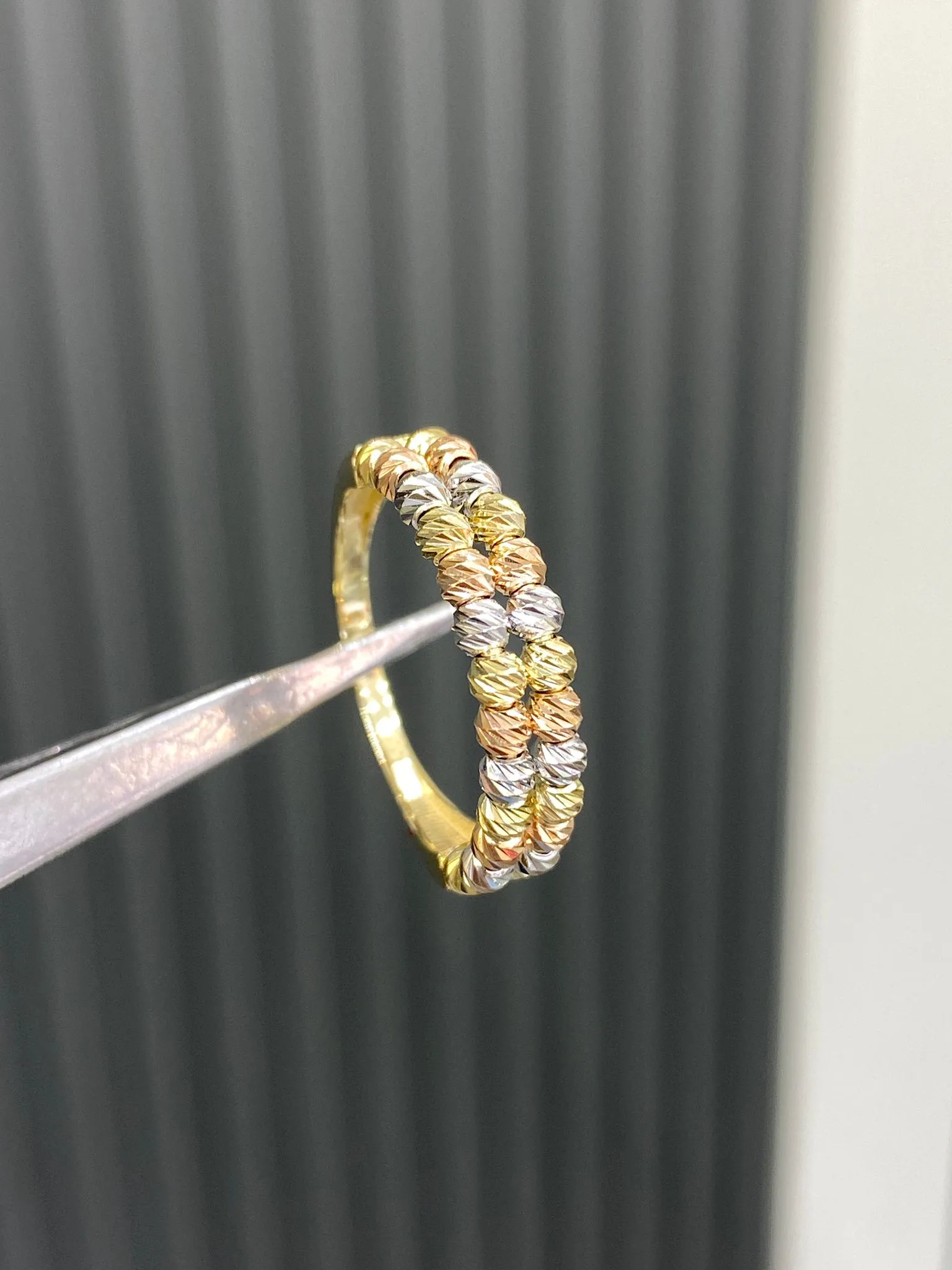 Favori Marka Üç Renk Dorikalı Model Yüzük