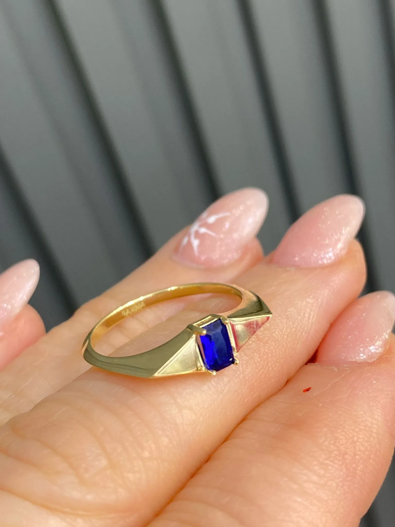 Favori Marka Mavi Taşlı Model