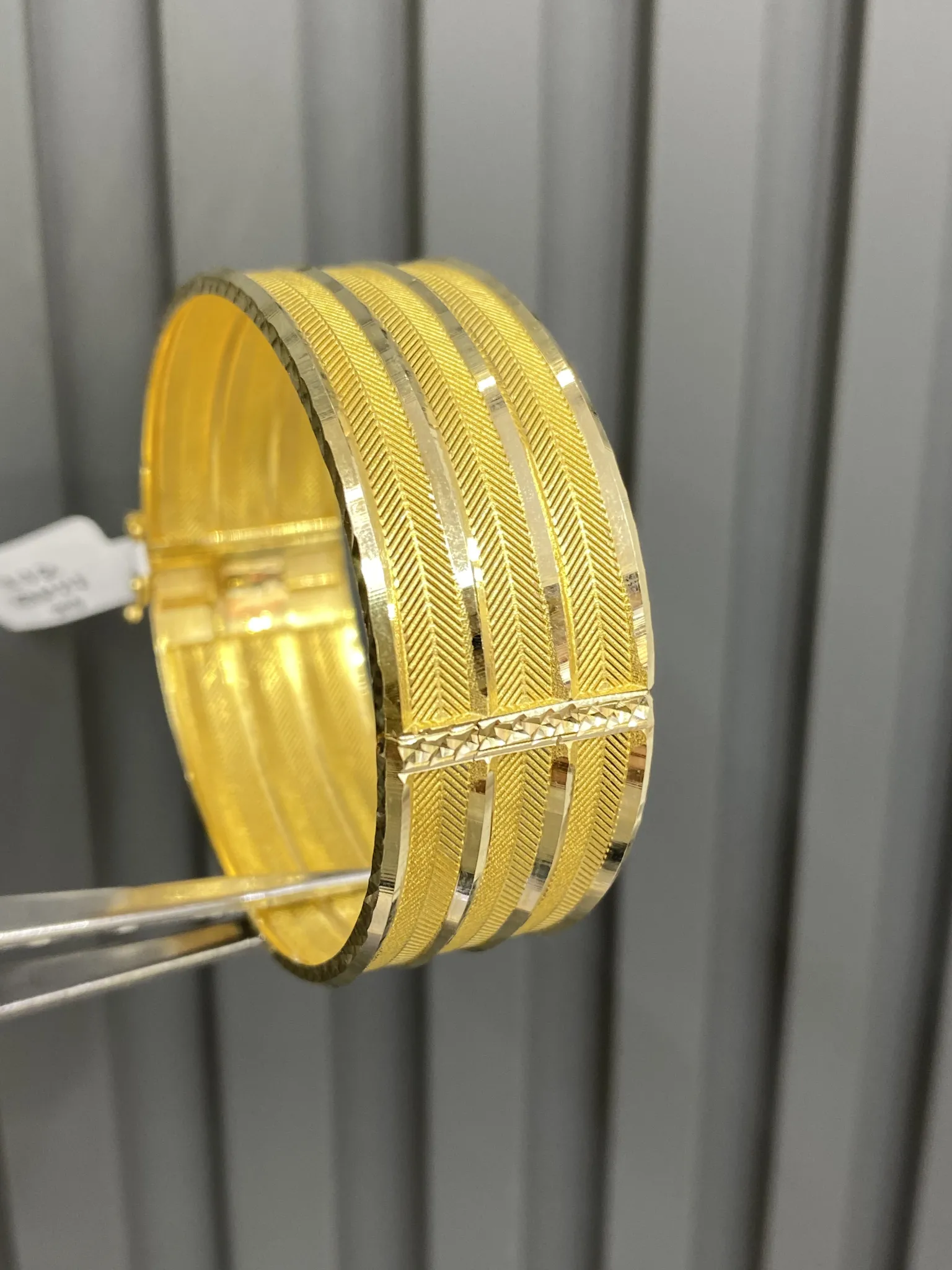 Favori Marka Desenli Kelepçe