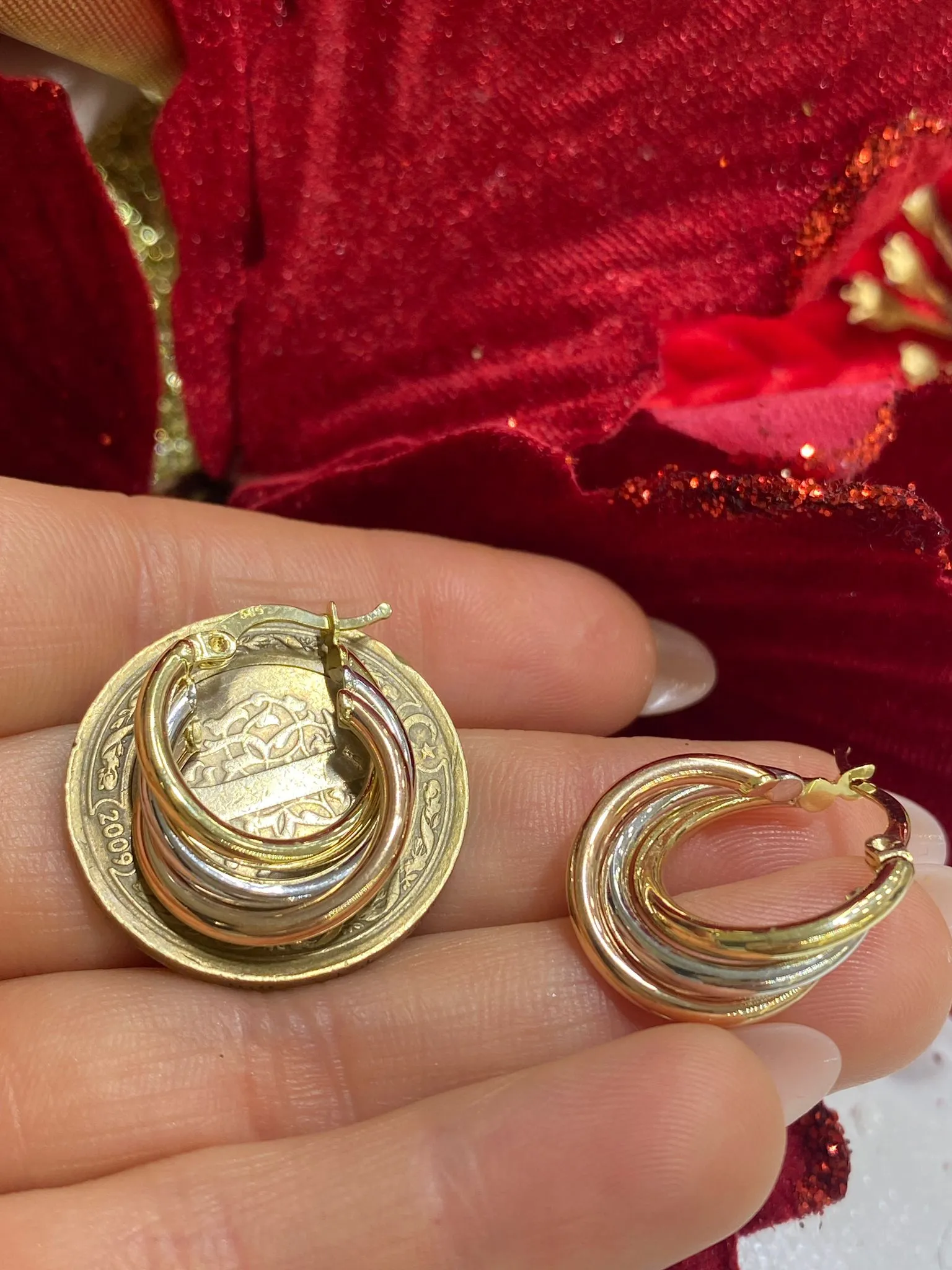 Favori Marka Üç Renk Halka Model Küpe