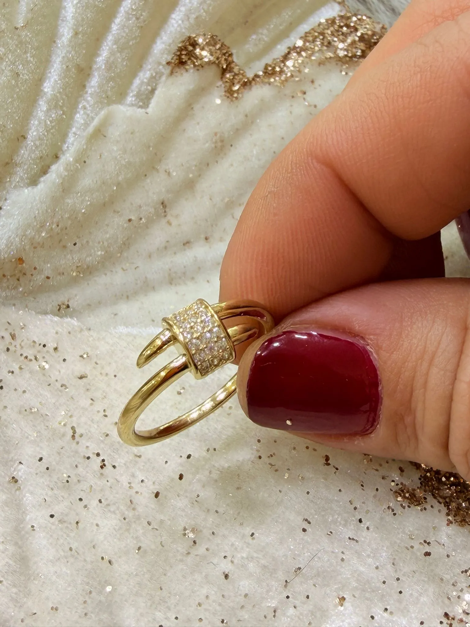 Favori Marka Minimal Model Yüzük