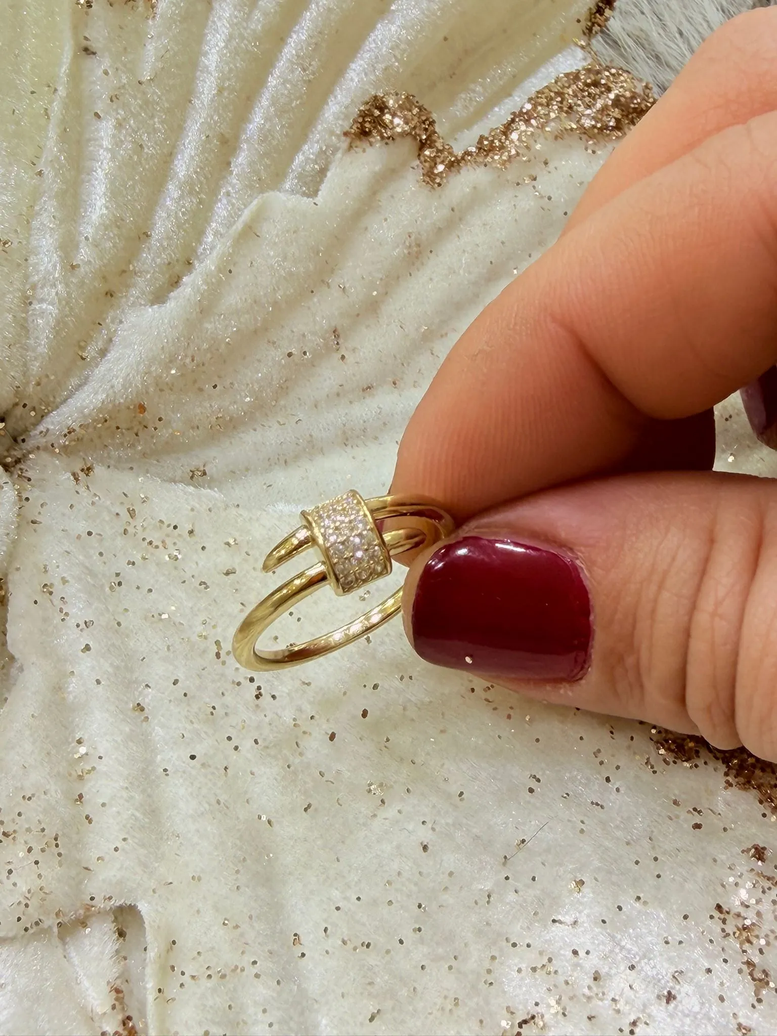 Favori Marka Minimal Model Yüzük