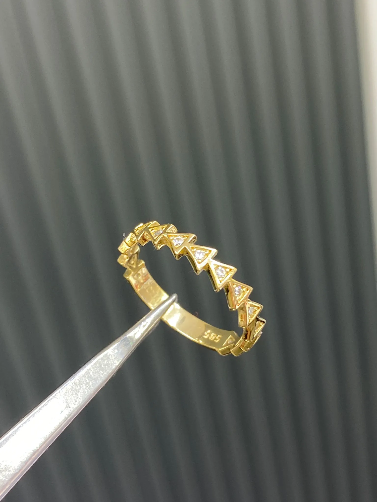 Favori Marka Minimal Model Yüzük