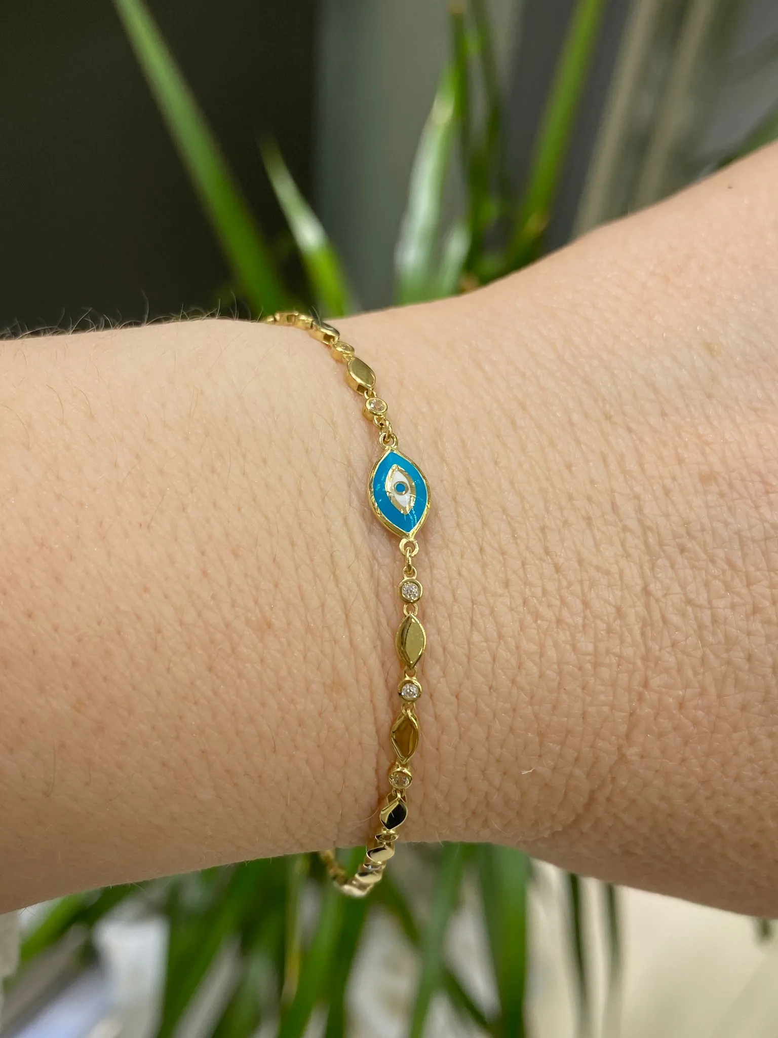 Favori Marka Mineli Mavi Model Bileklik