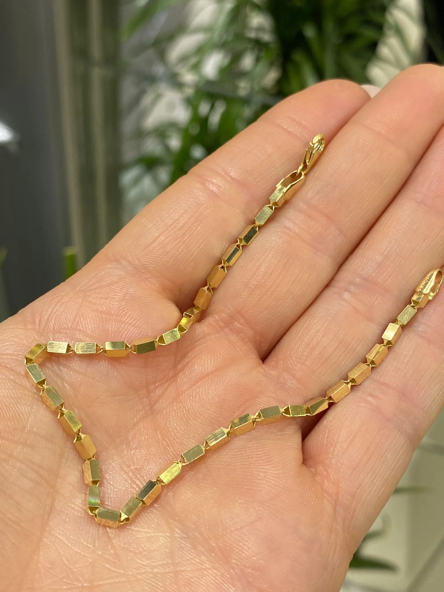 Favori Marka Kare Doç Model Bileklik