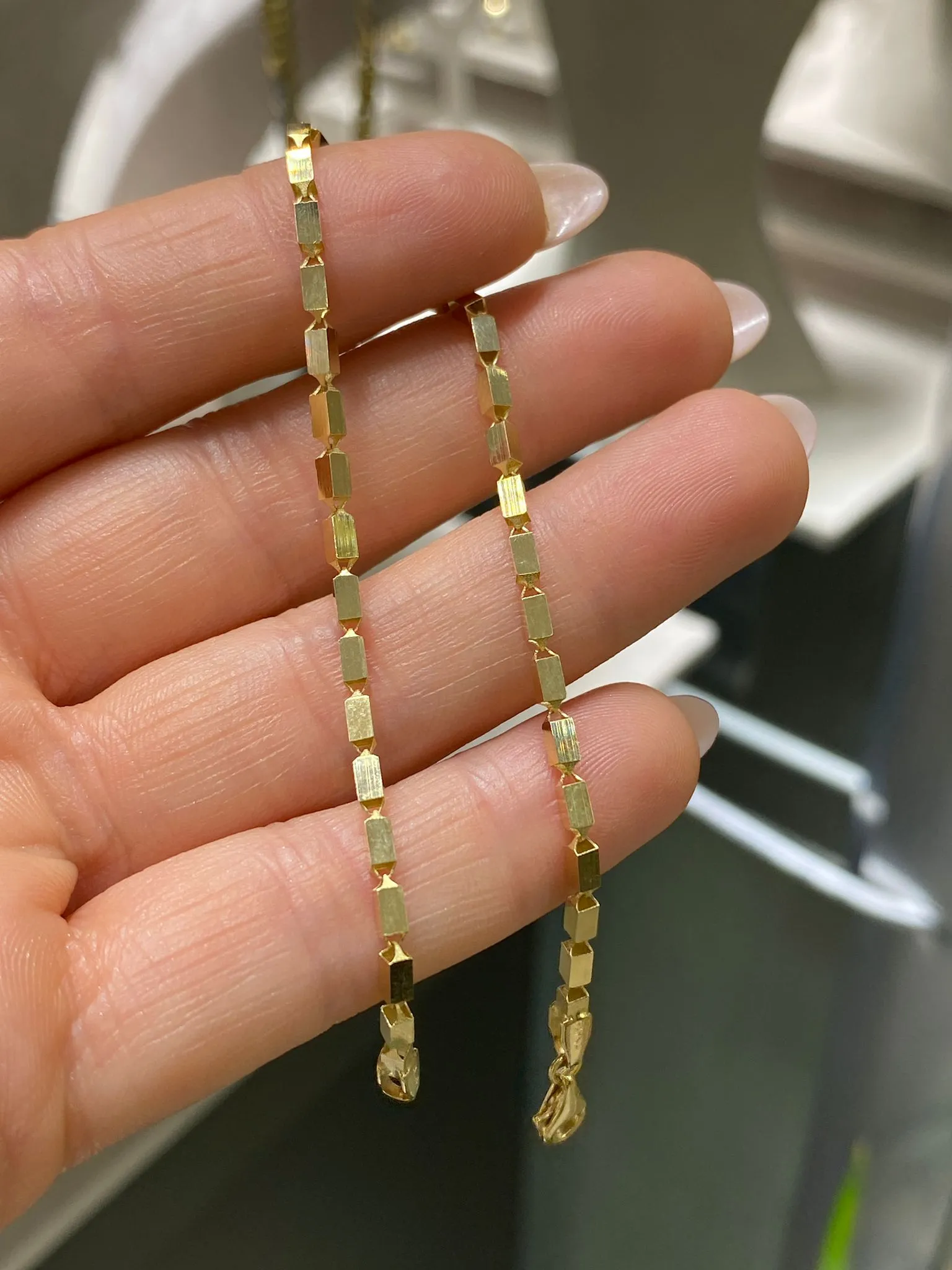 Favori Marka Kare Doç Model Bileklik