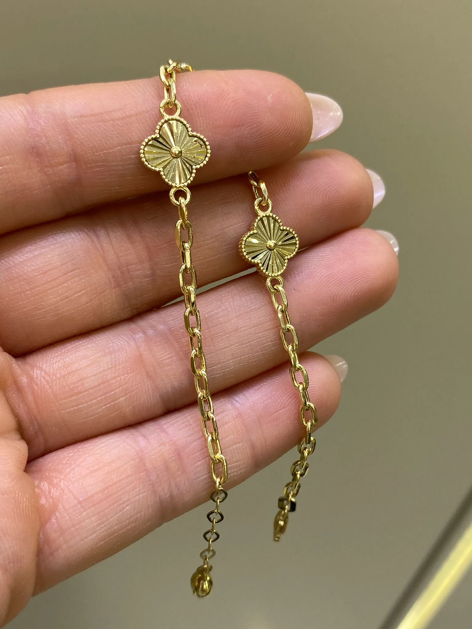 Favori Marka Yonca Model Bileklik