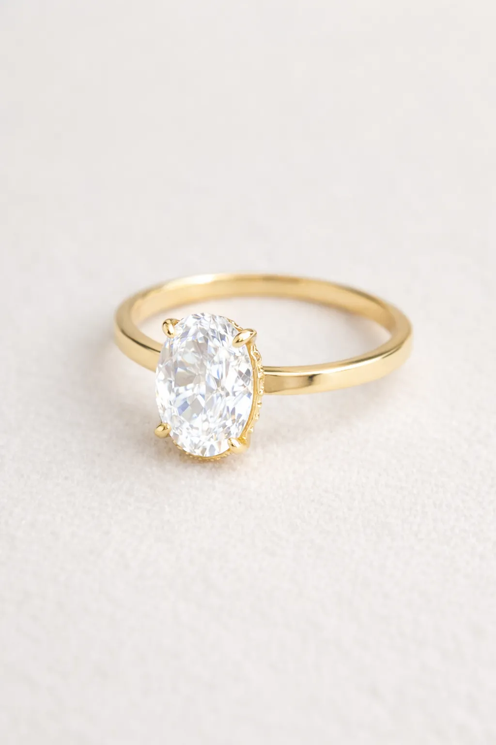 Favori Marka Oval Taşlı Yüzük