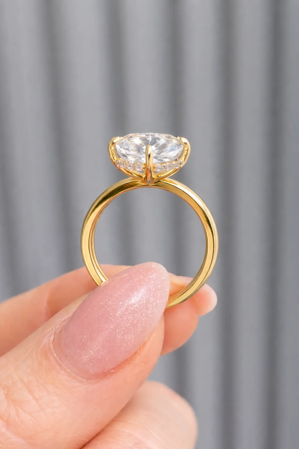 Favori Marka Oval Taşlı Yüzük