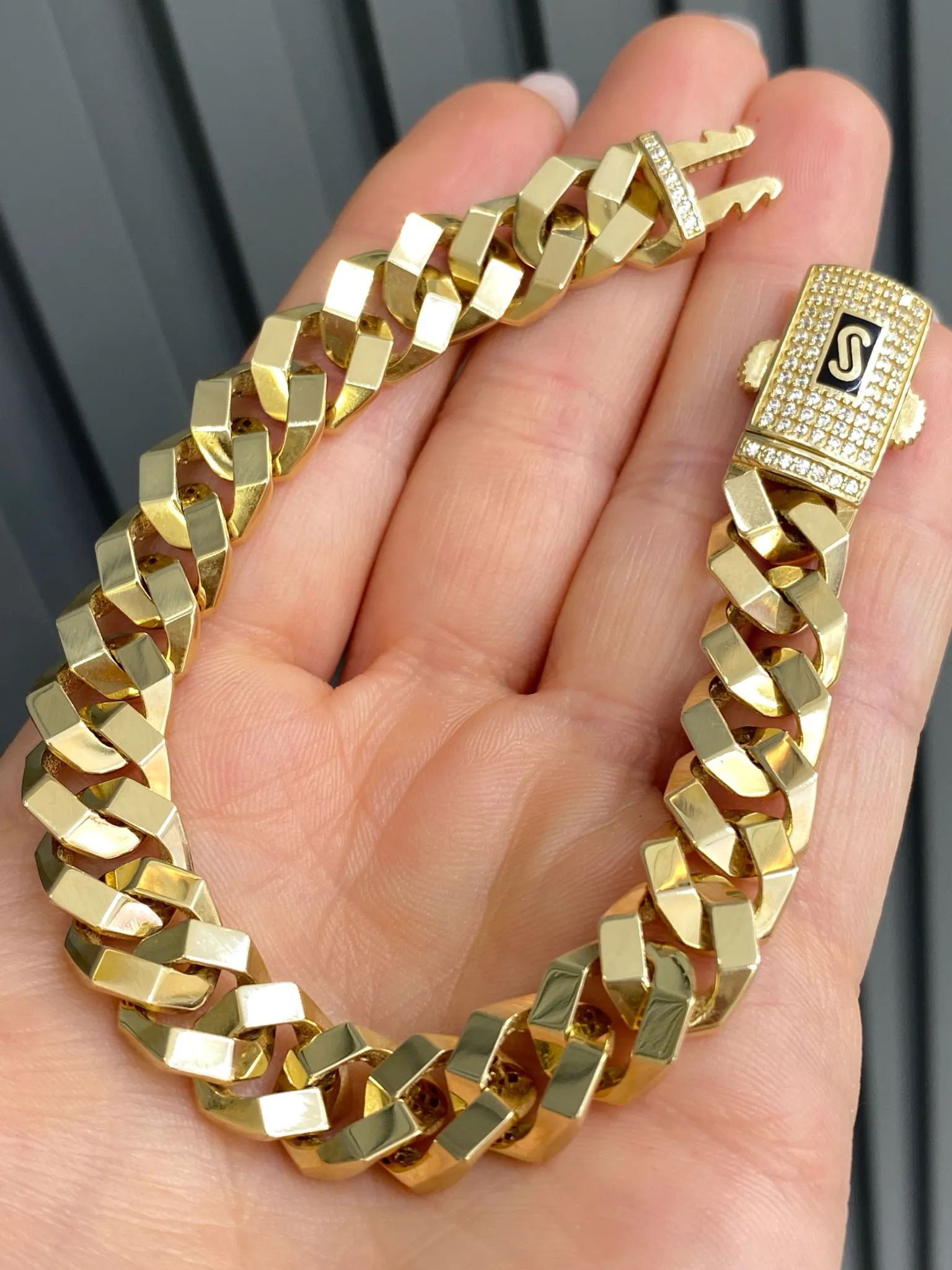 Favori Marka Gurmet Model Taşlı Bileklik