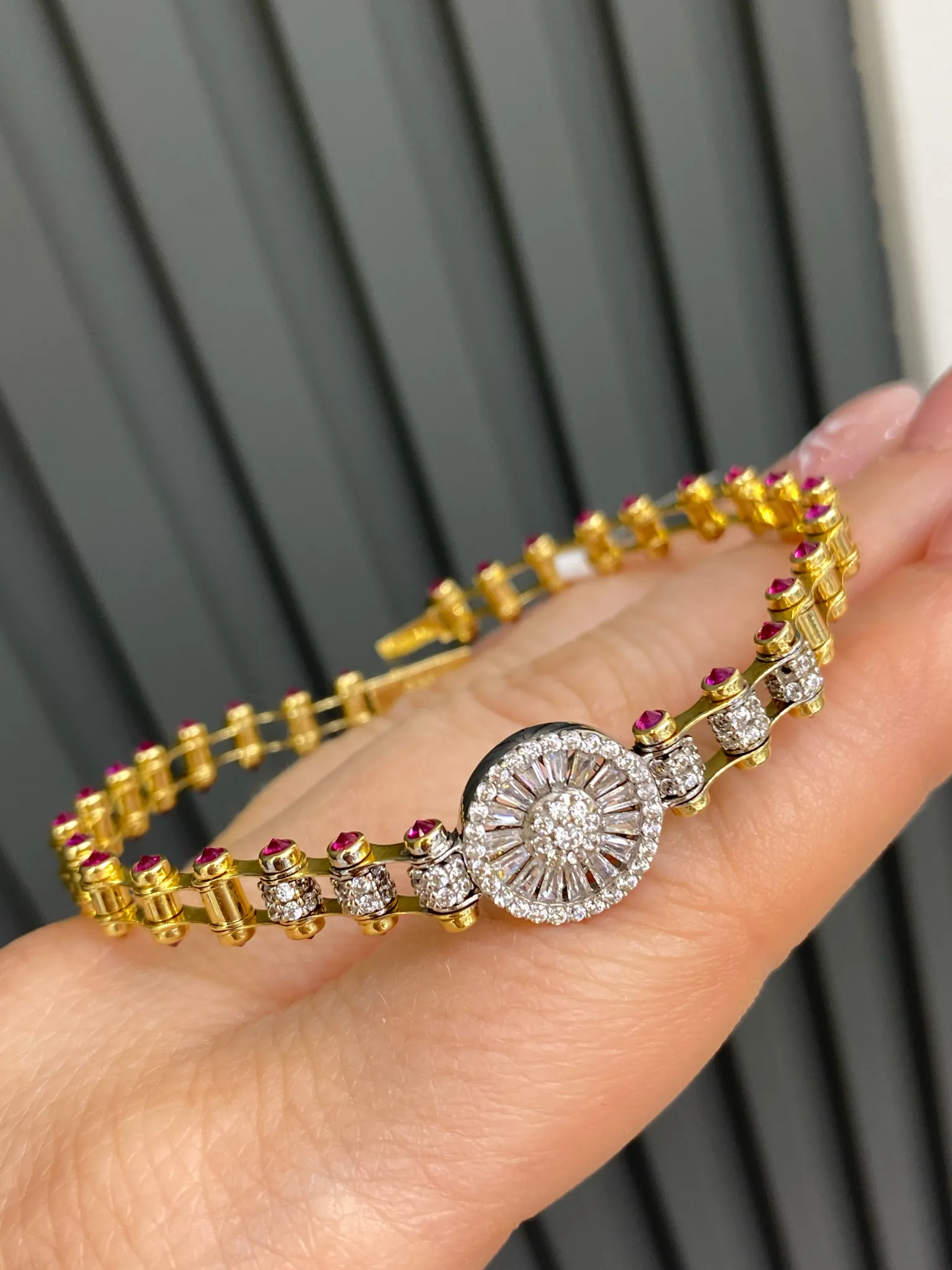 Favori Marka İtalyan Model Bileklik 