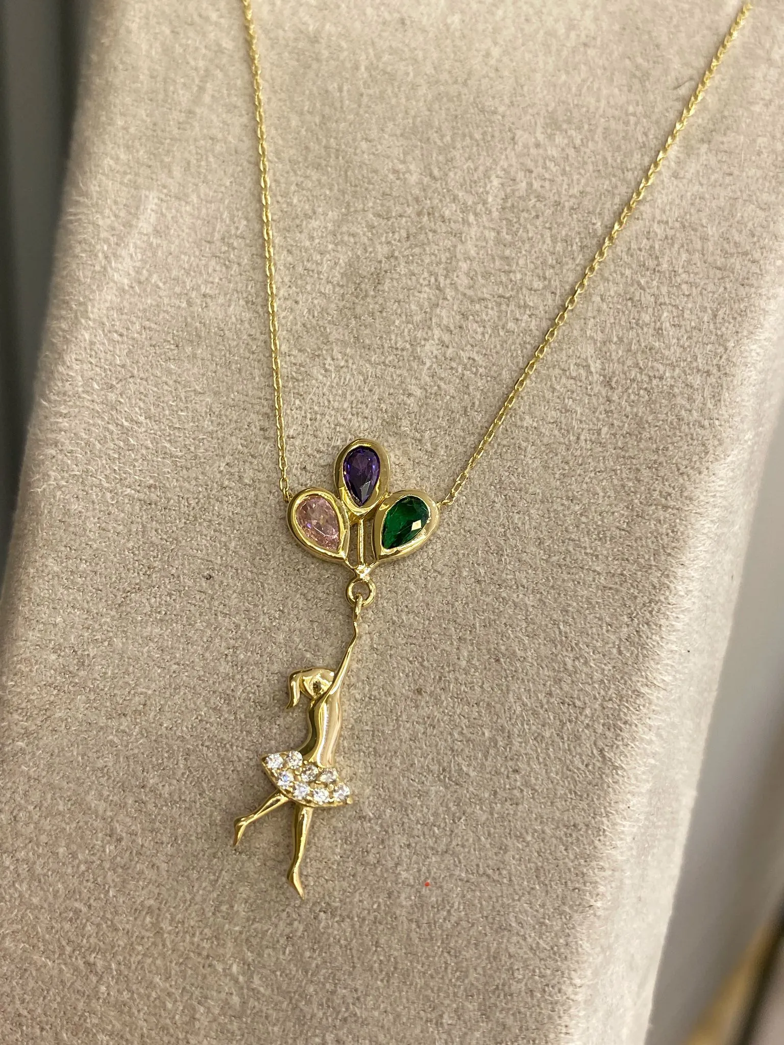 Favori Marka Renkli Taşlı Model Kolye