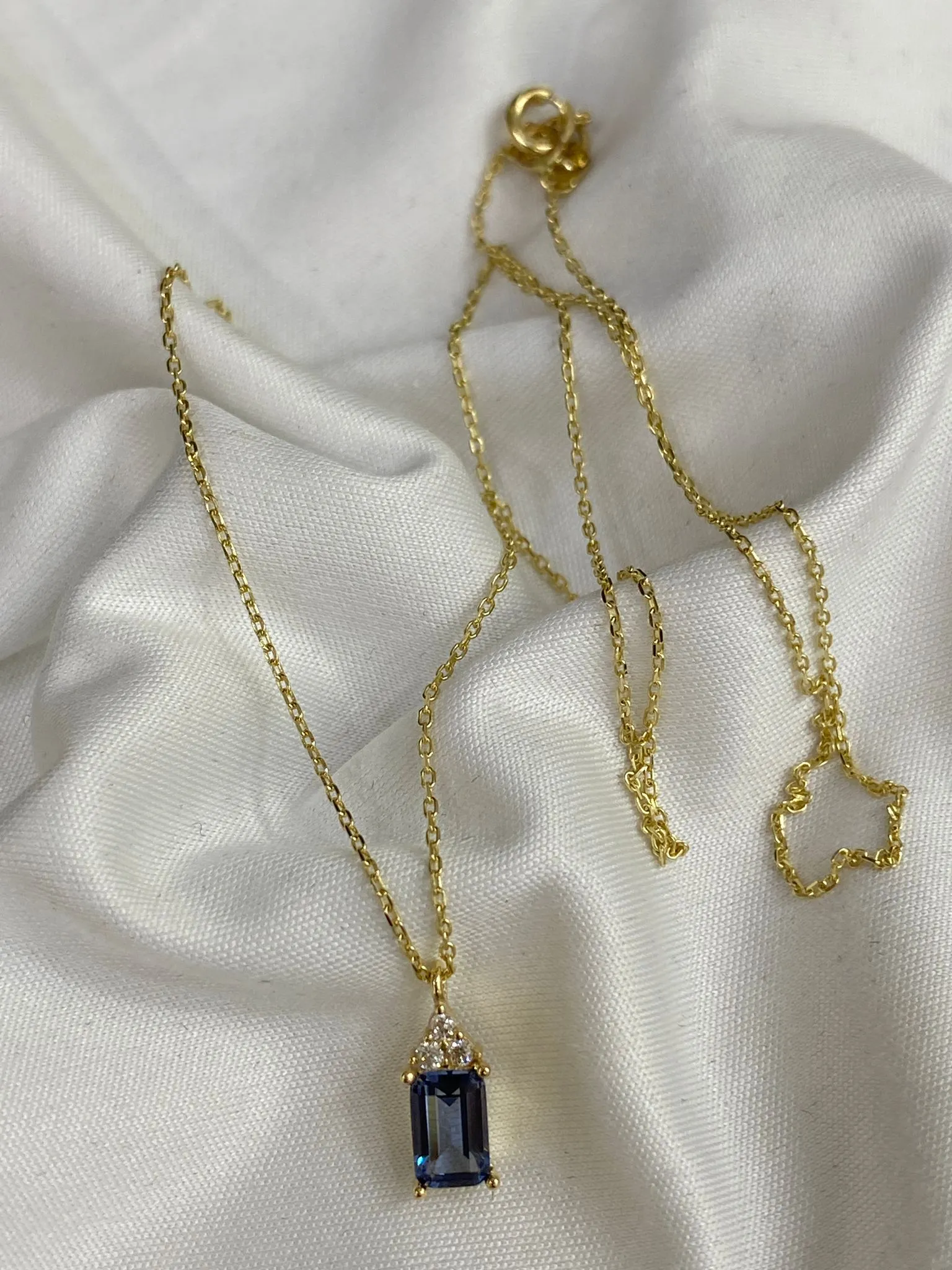 Favori Marka Mavi Baget Taşlı Model Kolye