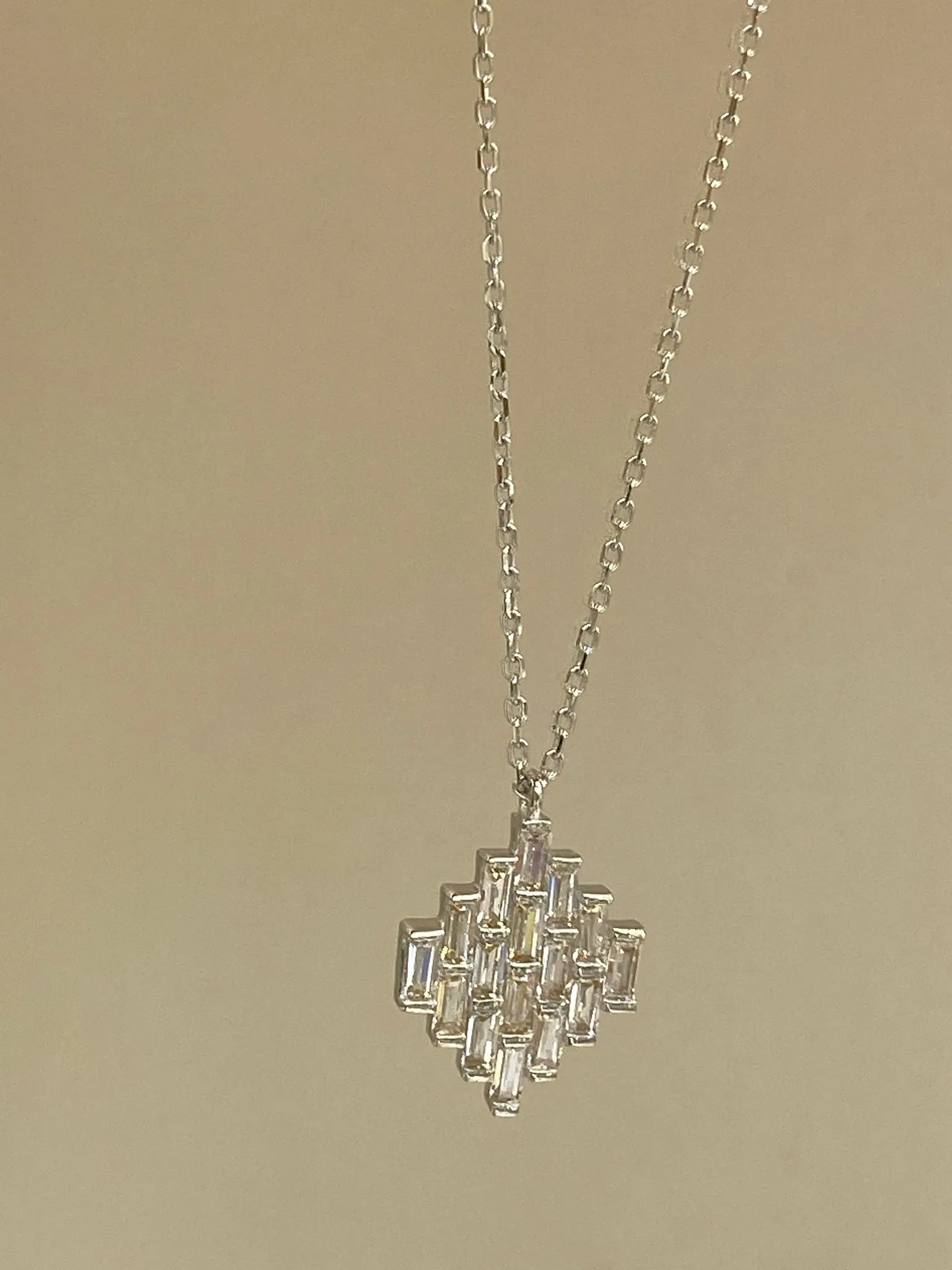 Favori Marka Baget Model Kolye