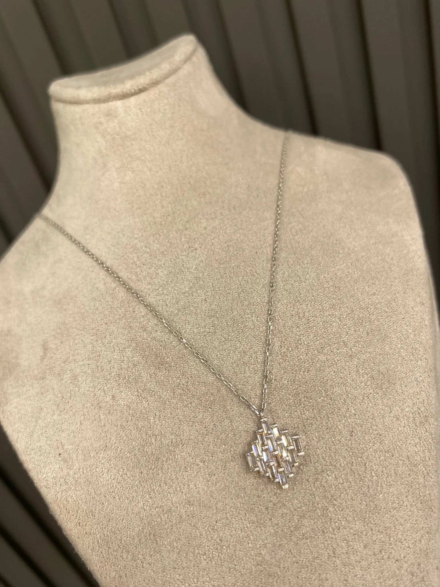 Favori Marka Baget Model Kolye