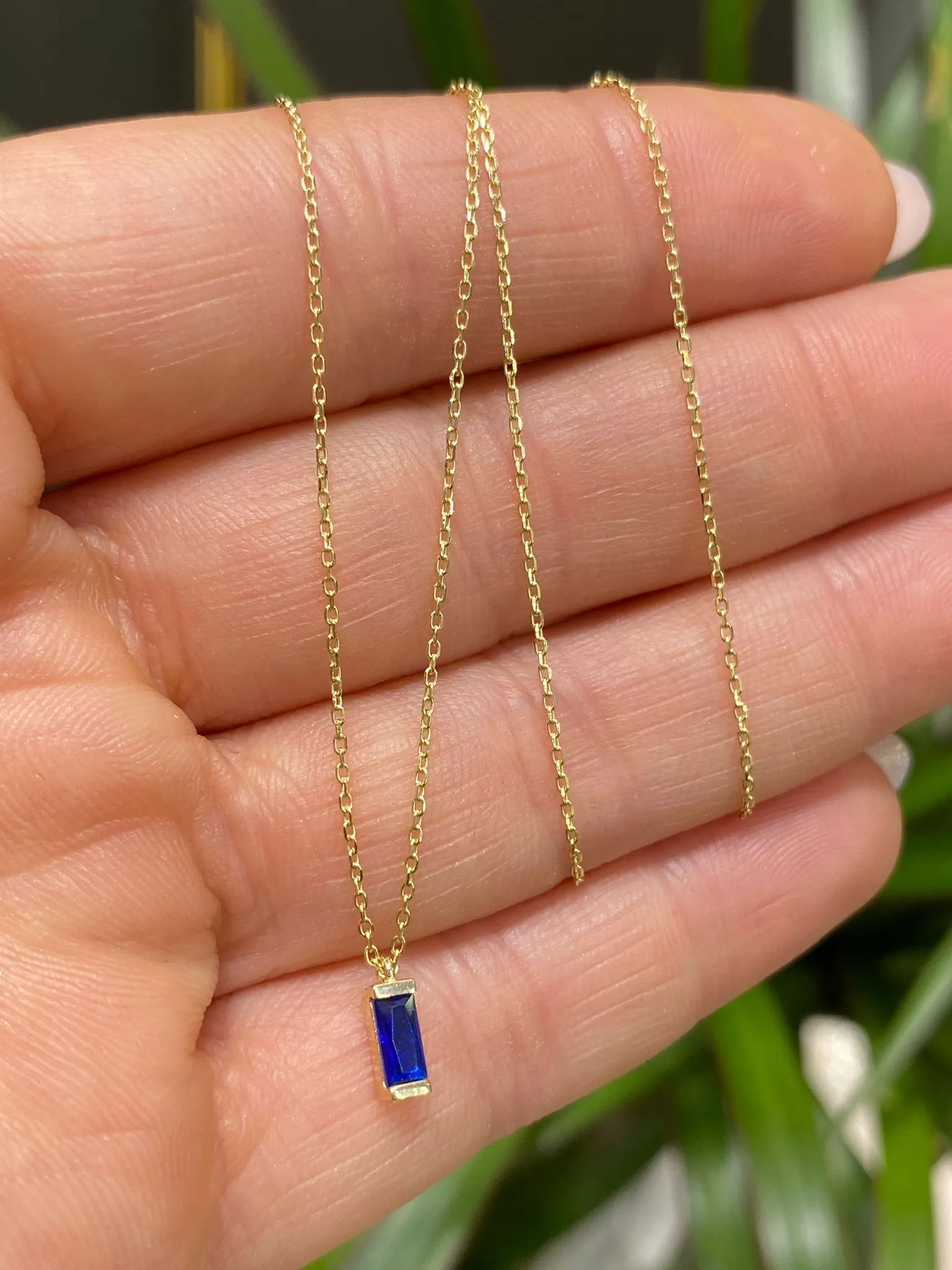 Favori Marka Mavi Taşlı Baget Kolye