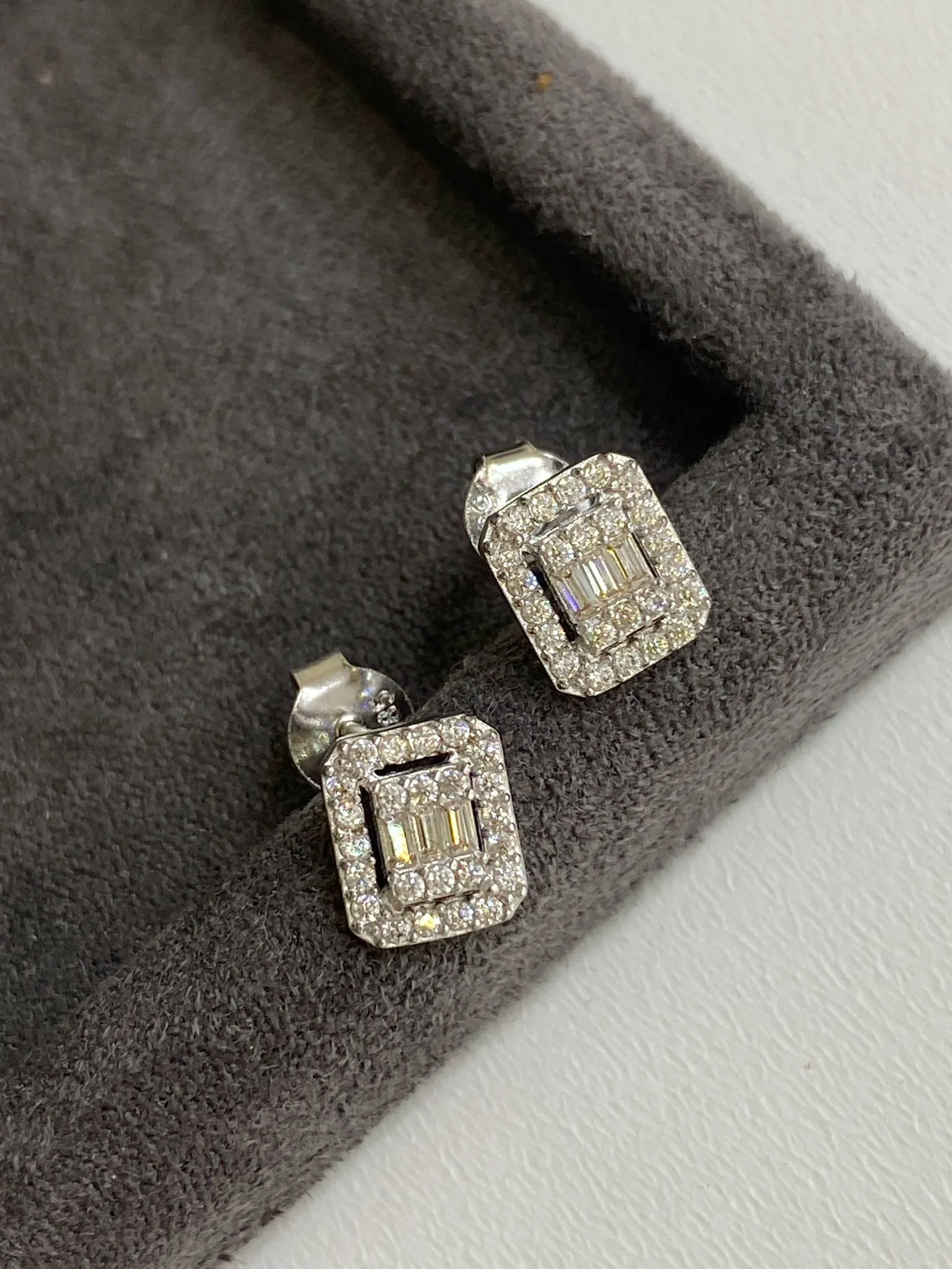 Favori Marka Baget Model Küpe