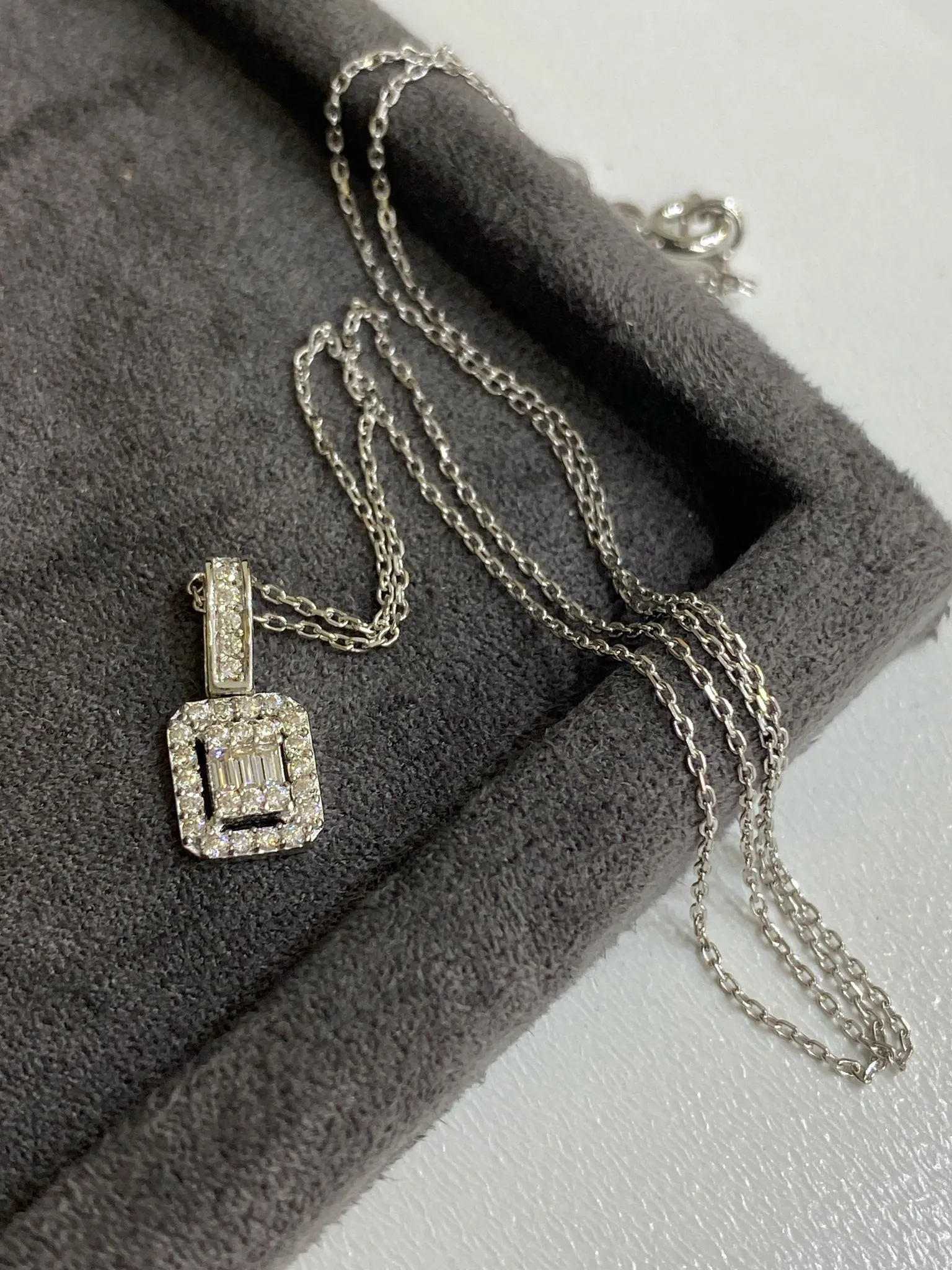 Favori Marka Baget Model Kolye