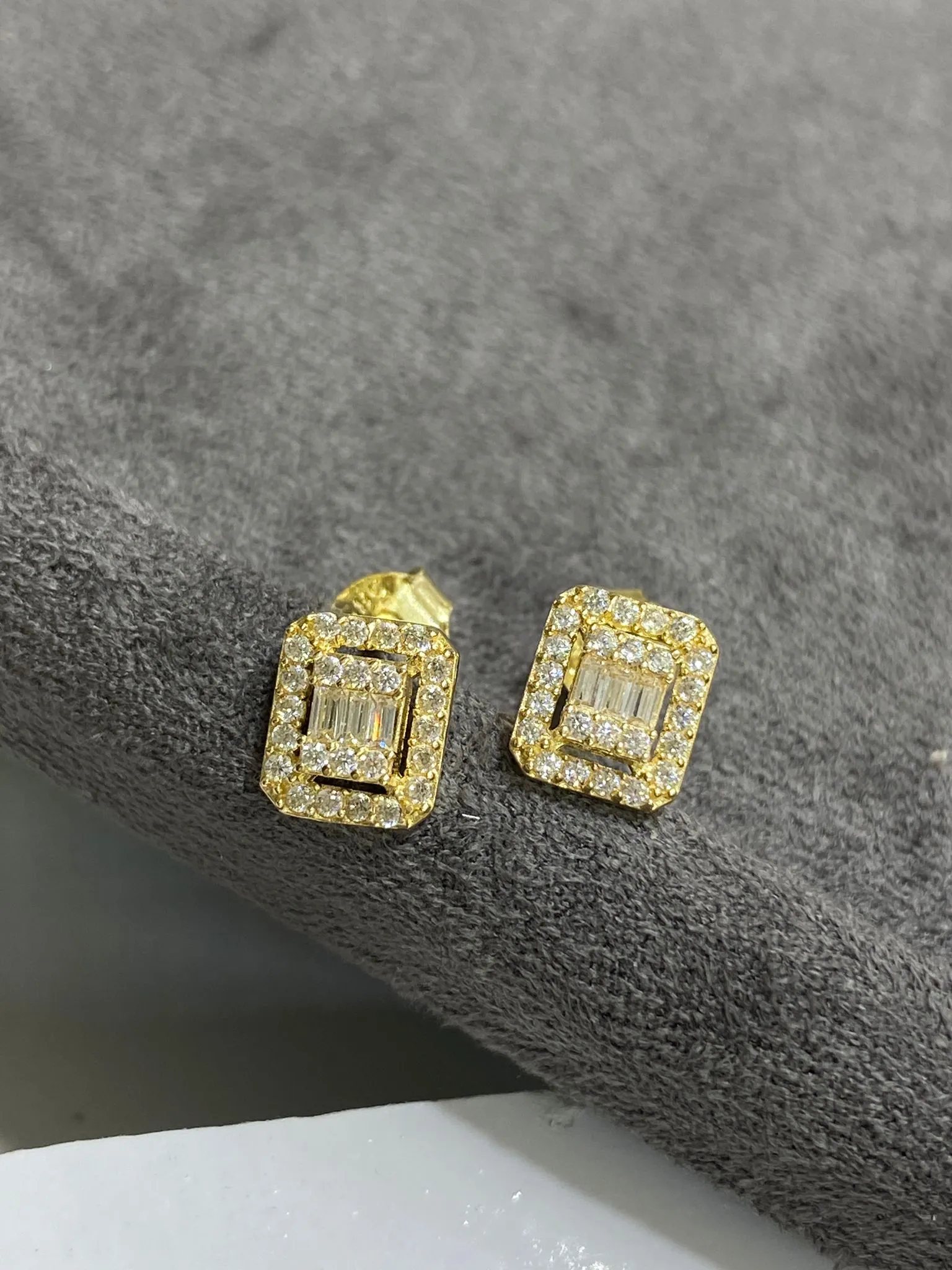 Favori Marka Baget Model Küpe