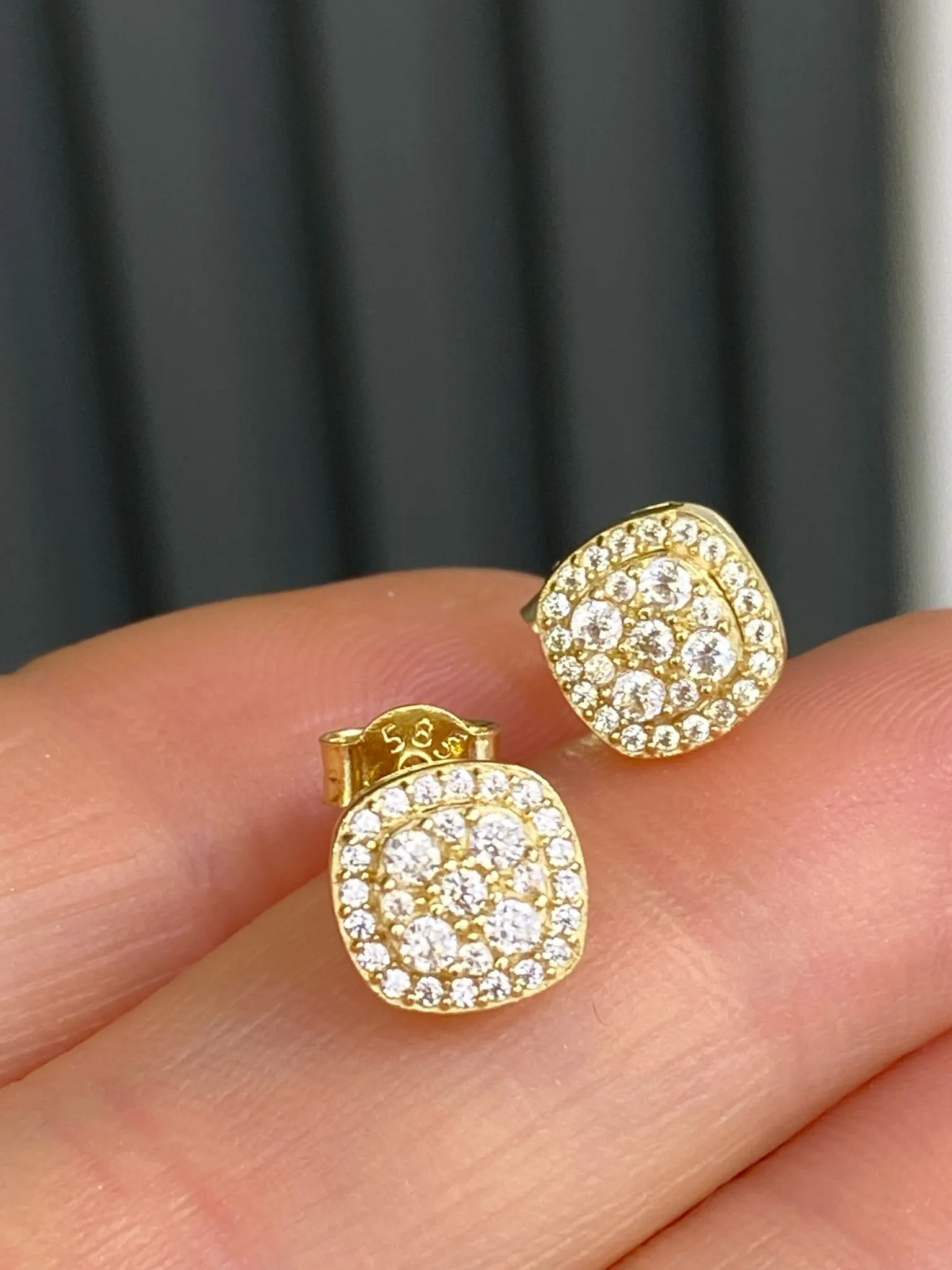 Favori Marka Baget Model Küpe