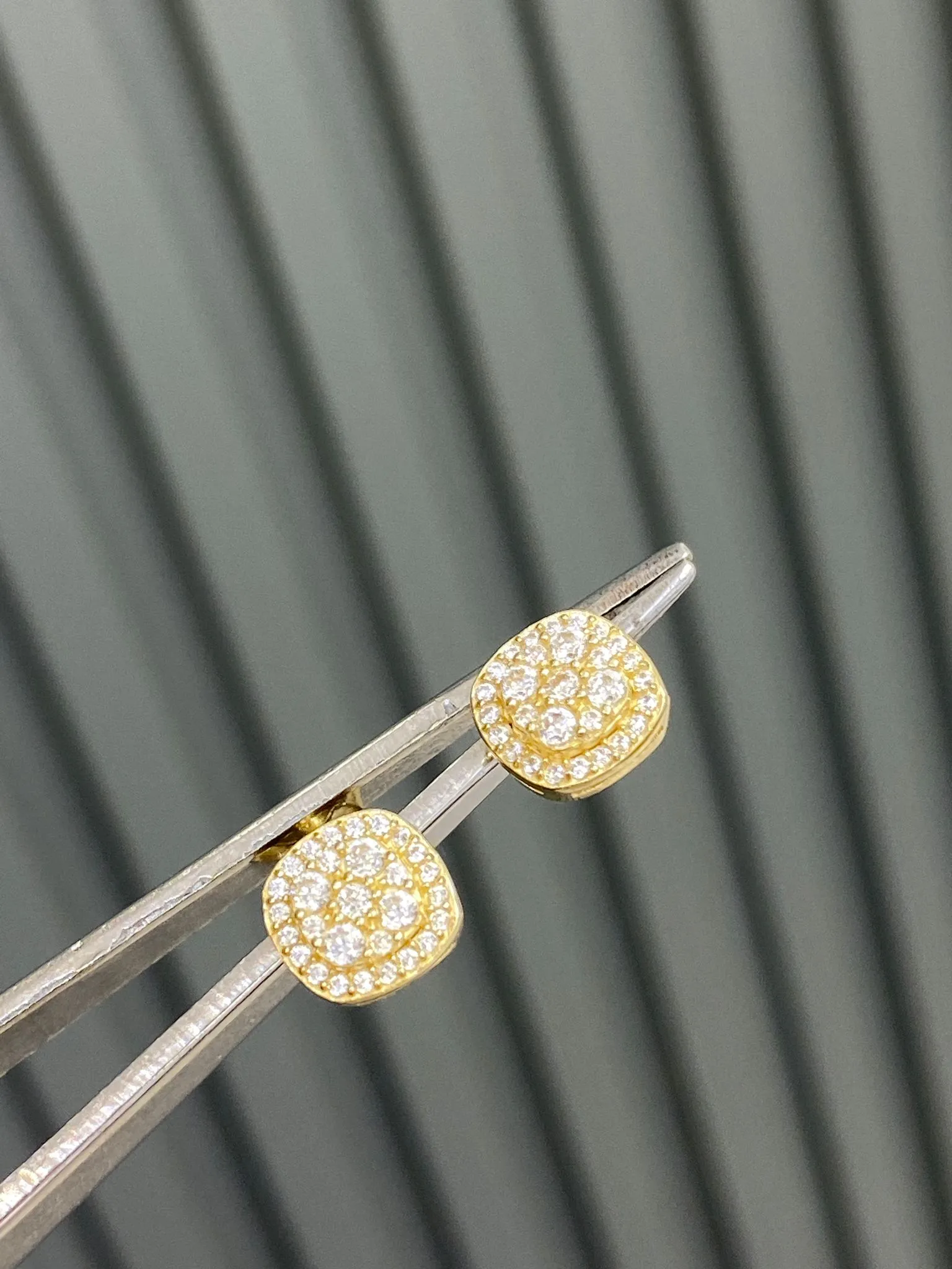 Favori Marka Baget Model Küpe