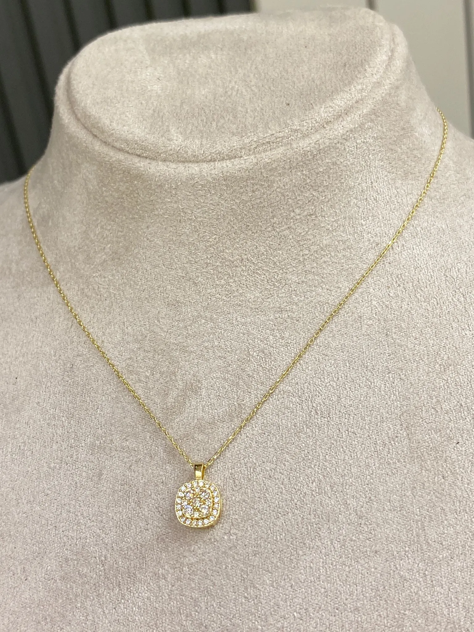 Favori Marka Baget Model Kolye