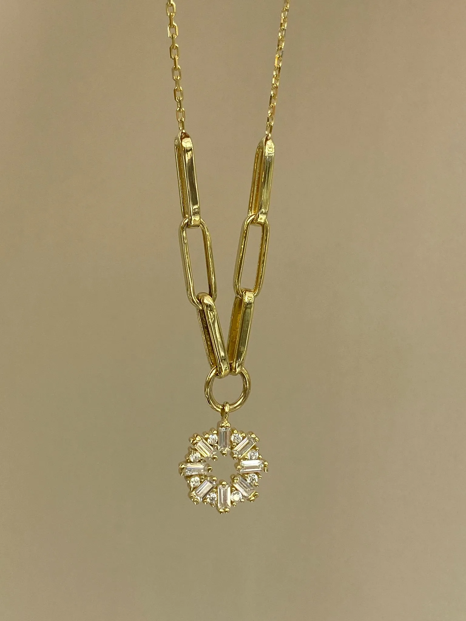 Favori Marka Kar Tanesi Model Kolye