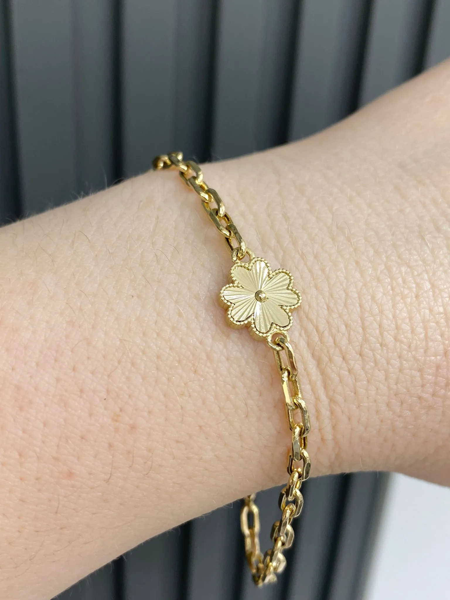 Favori Marka Yonca Model Bileklik