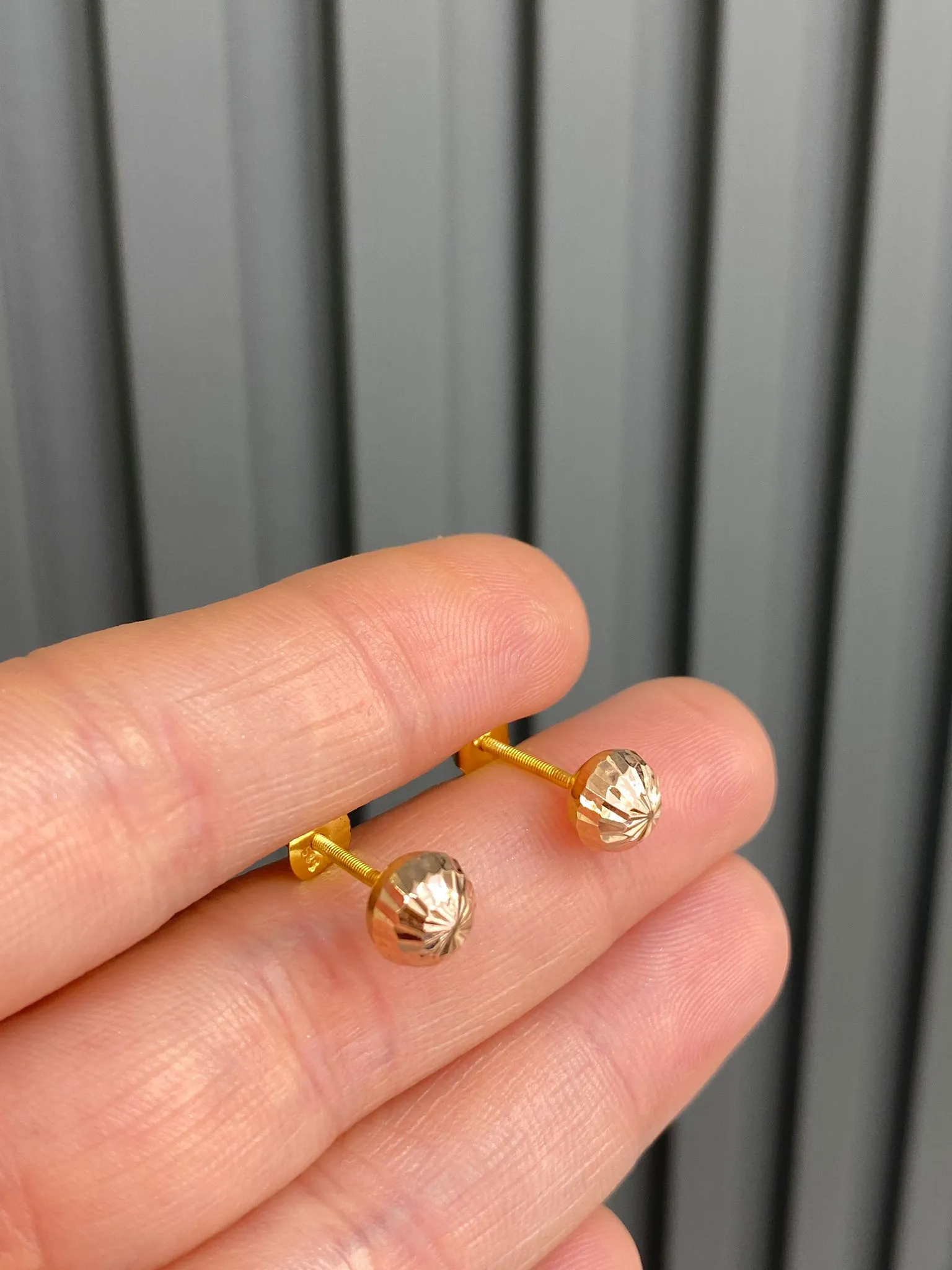 Favori Marka Top Model Küpe