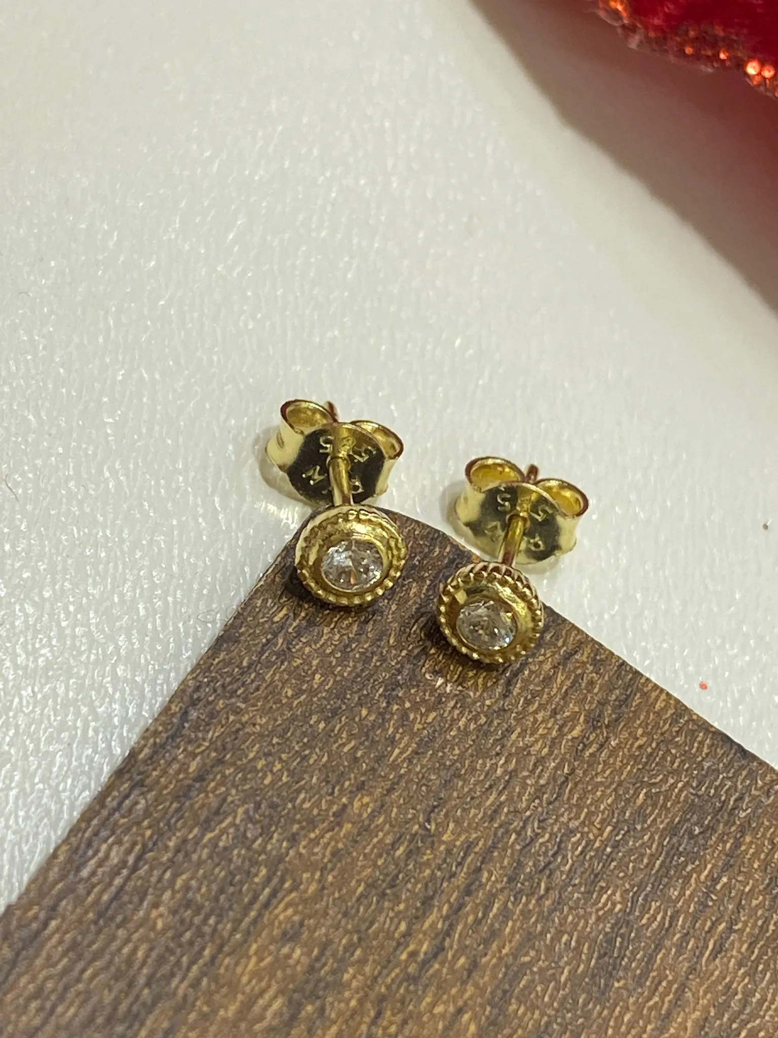 Favori Marka Tektaş Model Küpe